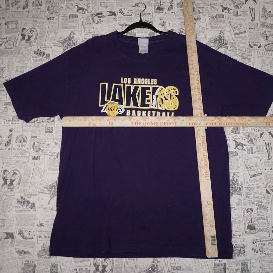 NBA XL - Vintage Y2K Los Angeles Lakers NBA 2000s purple t-shirt Size US XL / EU 56 / 4 - 4 Thumbnail