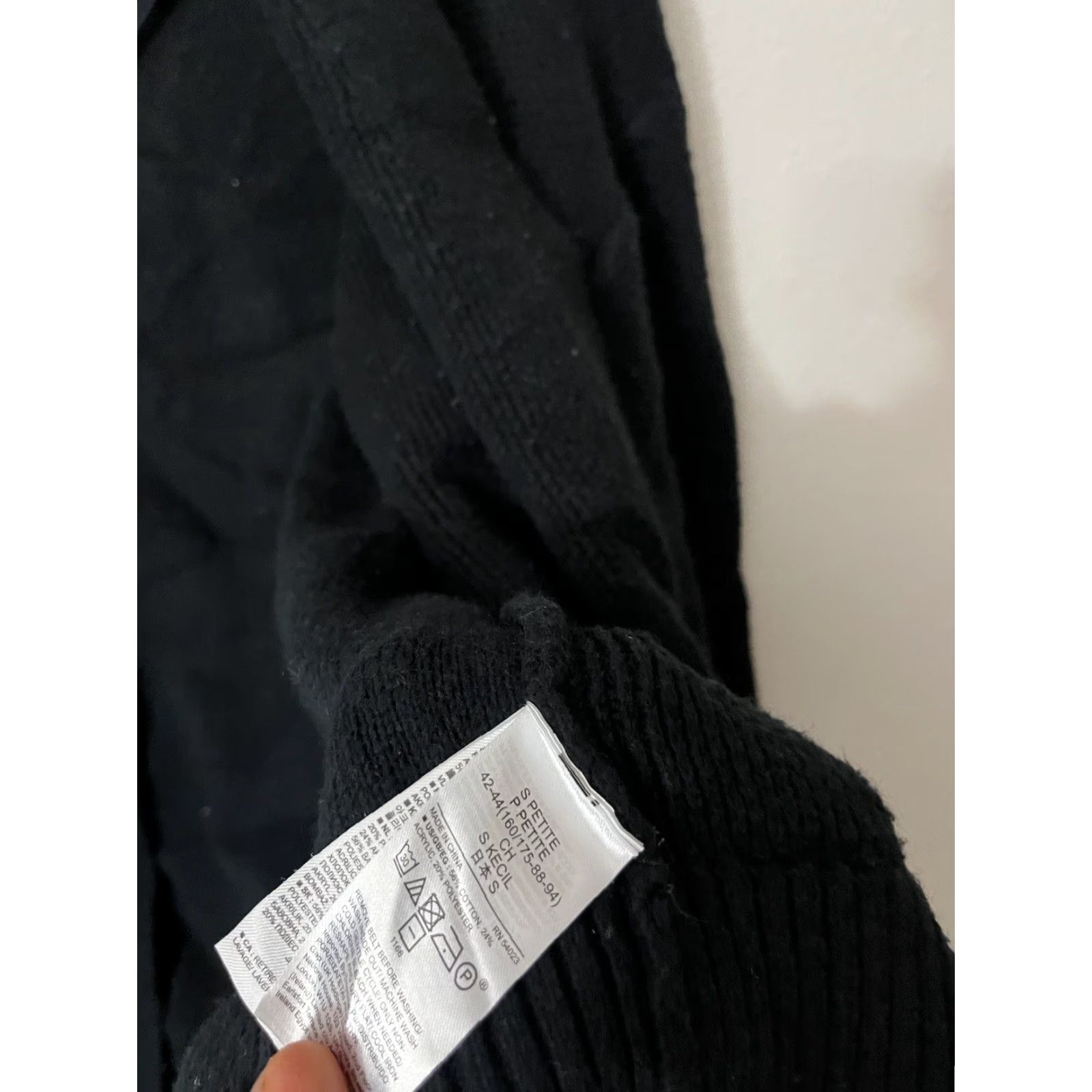 Gap VINTAGE Gap Women’s Cardigan Sweater Open Front Casual Short Sleeve Petite Black Knit 90s City Style Size S / US 4 / IT 40 - 3 Thumbnail