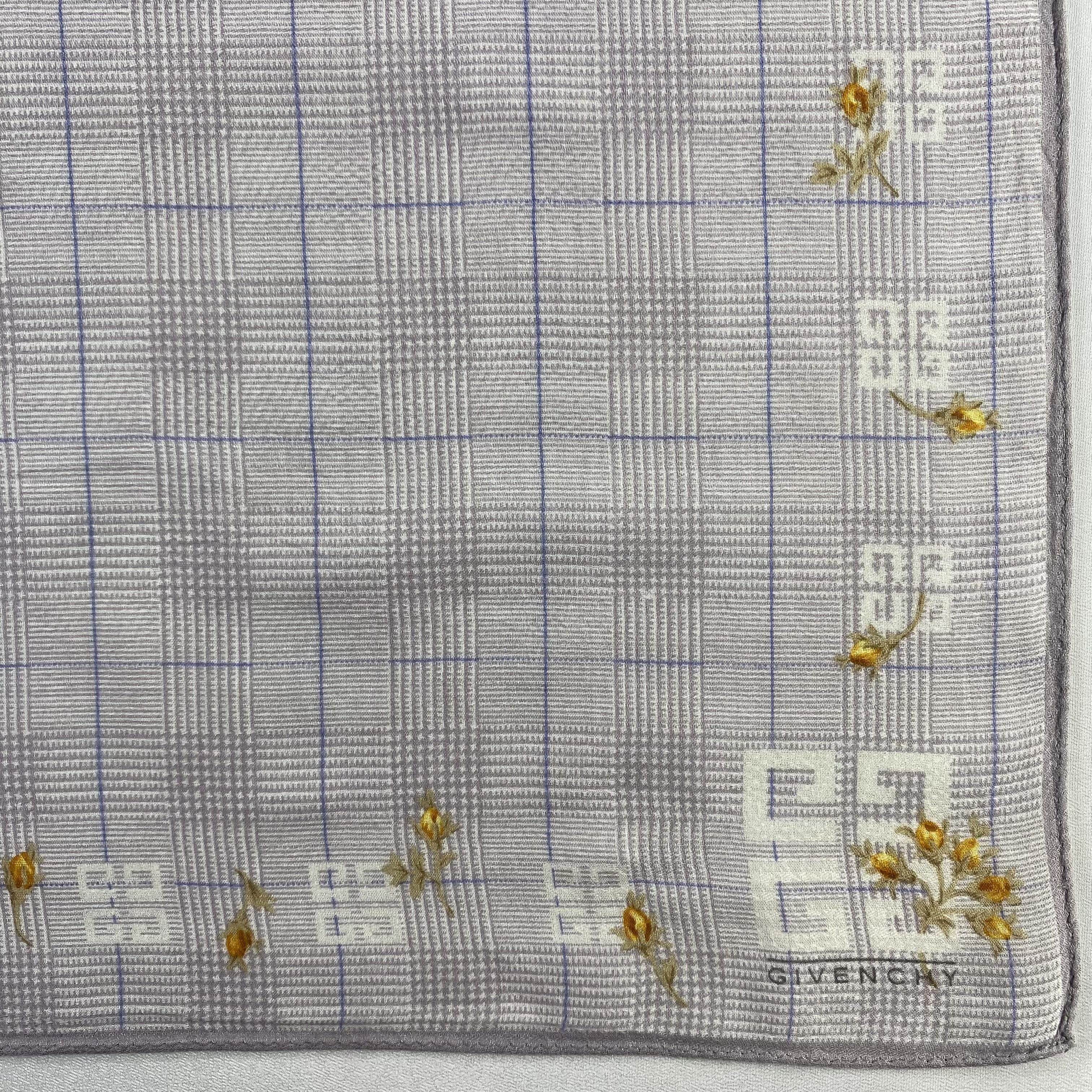 Vintage Givenchy Bandana/ Handkerchief / Neckerchief-P1226 Size ONE SIZE - 3 Thumbnail
