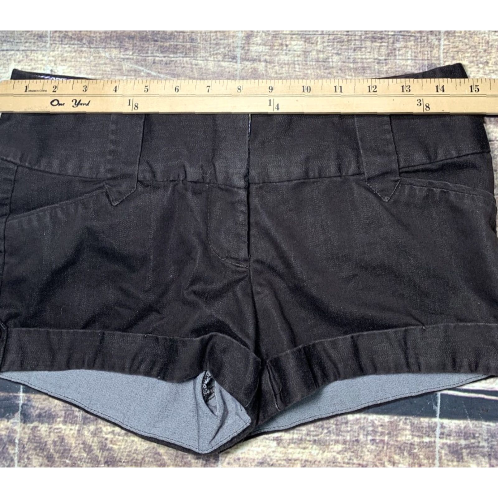Vintage Charlotte Russe Womens Shorts Dark Brown Size 7 Flap Pockets Cuffed Waist 30 Shorts Size 28" / US 6 / IT 42 - 4 Thumbnail