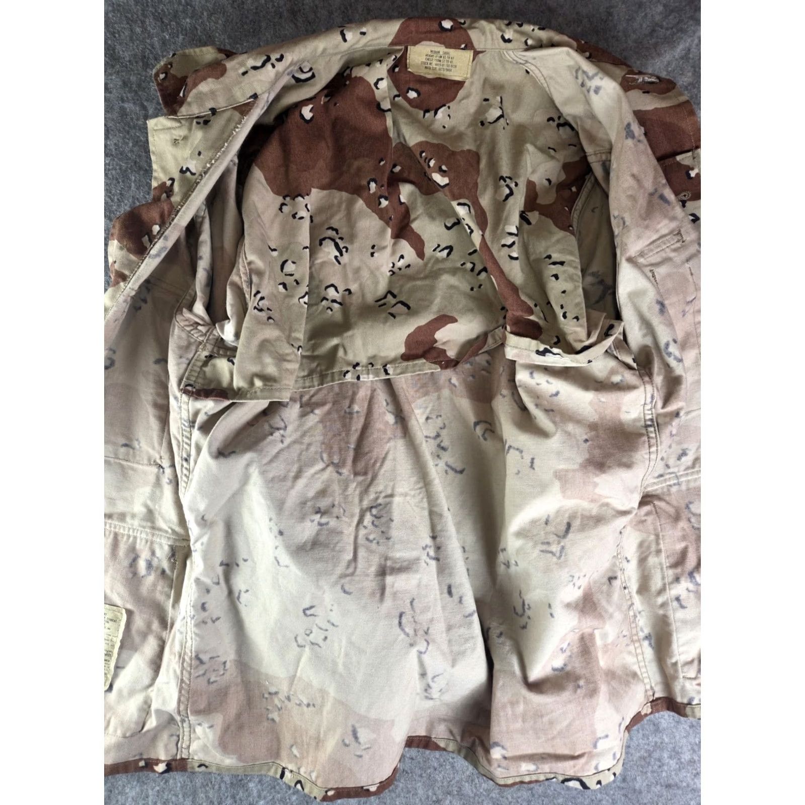 CHOCOOLATE VINTAGE U.S. MILITARY Desert CAMO Combat Coat BDU Med/Short Jacket Mens Brown 1984 Canvas Cotton Blend Mid-Length Button Regular Front Size US M / EU 48-50 / 2 - 3 Thumbnail