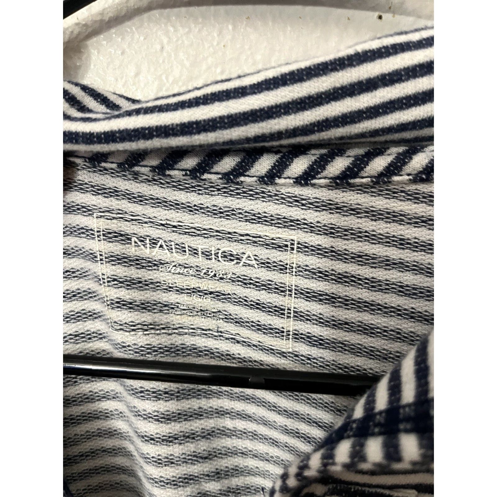Nautica Nautica Women's Sz Large Navy Striped Sweatshirt Preppy Summer Hoodie Pullover Hooded Activewear Womens Blue Striped Size L / US 10 / IT 46 - 3 Thumbnail