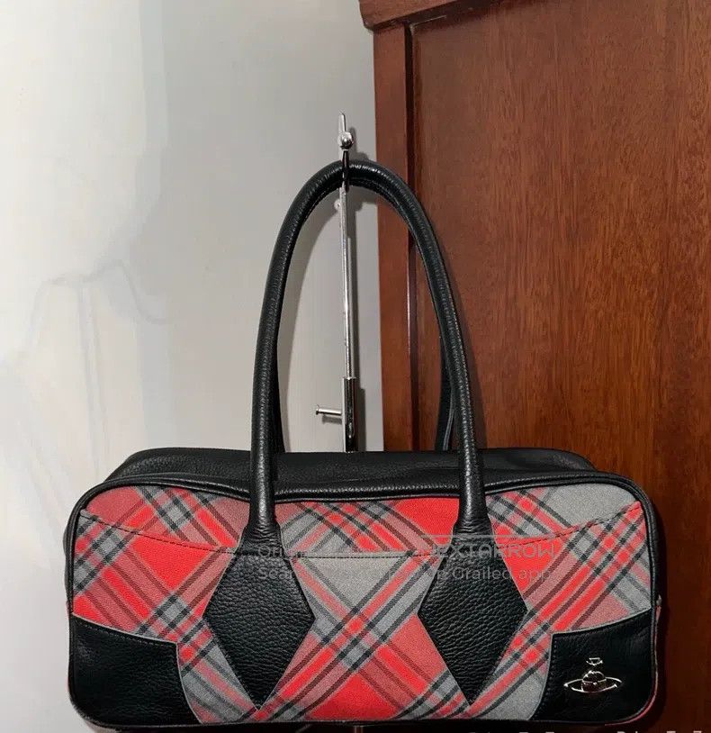 Vivienne Westwood Vivienne Westwood size os Classic black, red, and gray plai Size ONE SIZE - 1 Thumbnail