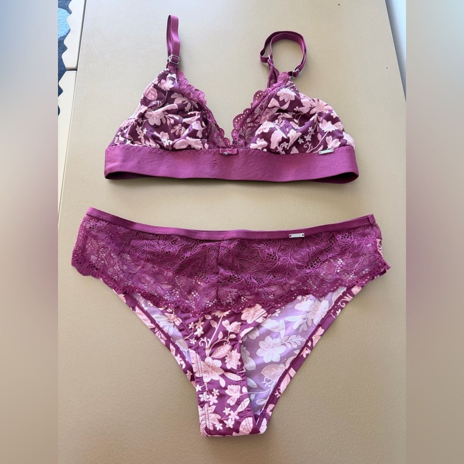 la Vie en Rose New Y2K Vintage Maroon Floral Lace Intimate Set size S Size ONE SIZE - 4 Thumbnail