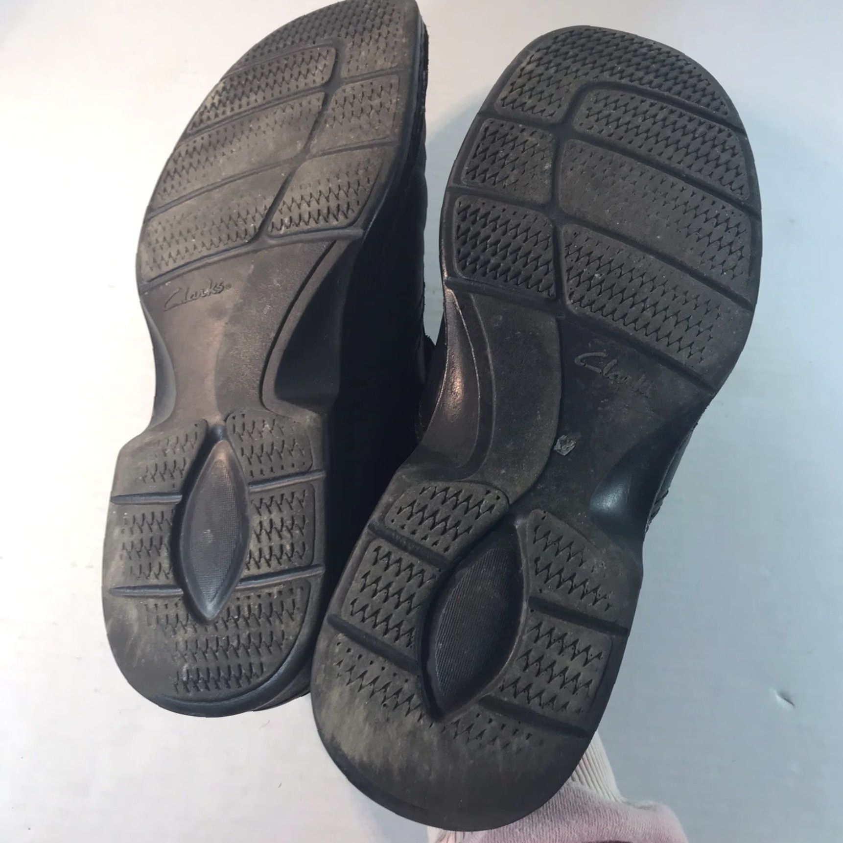 Clarks Clarks Black Leather Loafers Mens Size 10 Casual City Activewear Size US 10 / EU 43 - 6 Thumbnail