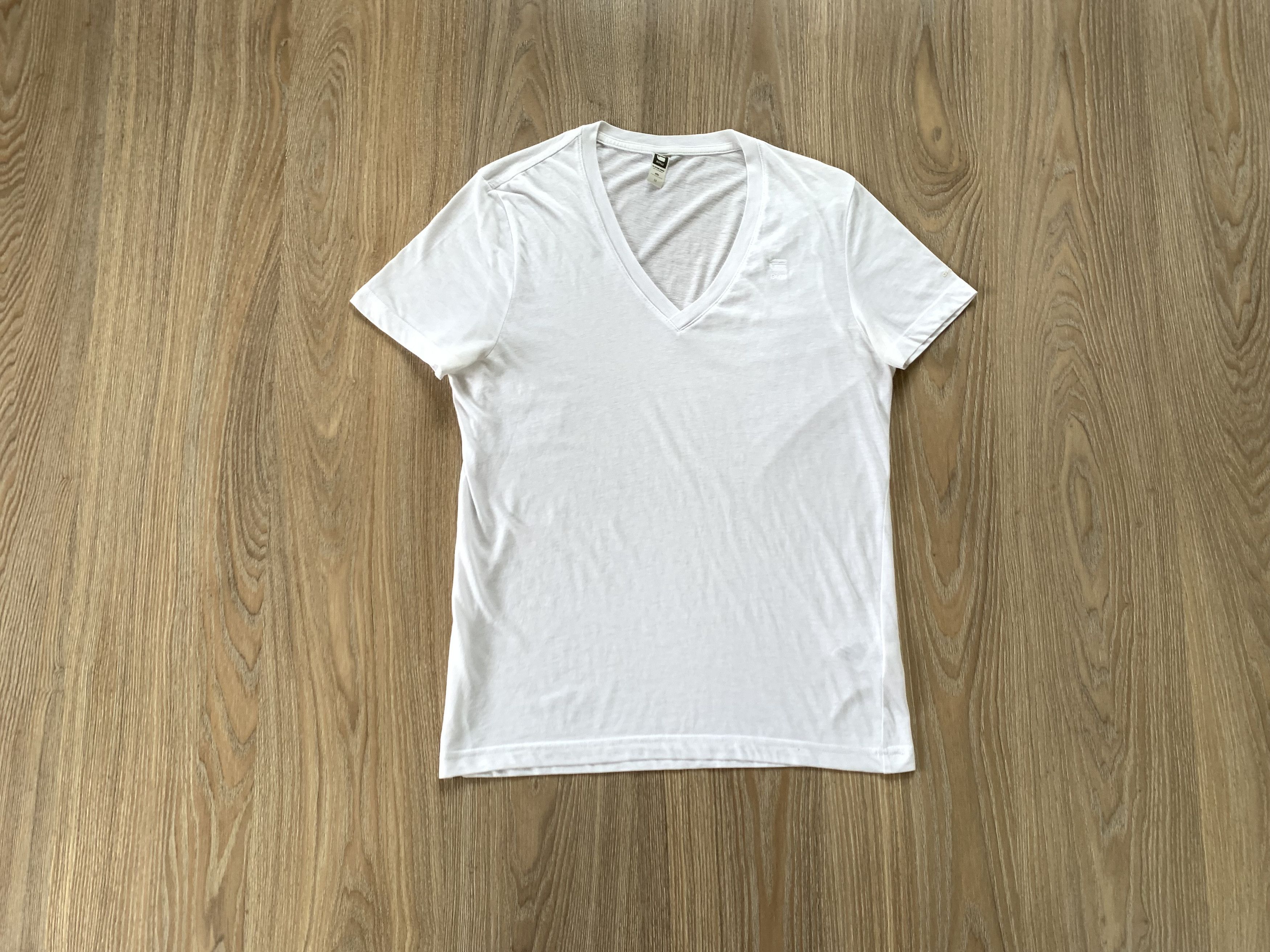 G-Star G-Star Raw White Basic V Neck T Shirt Size M / US 6-8 / IT 42-44 - 1 Thumbnail