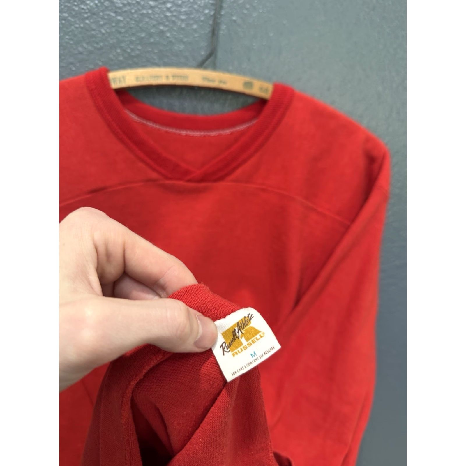 Russell Athletic VINTAGE Russell Athletic Gold Label Red Cotton Raglan Shirt M Adult Mens 70s 1970s Size US M / EU 48-50 / 2 - 2 Thumbnail