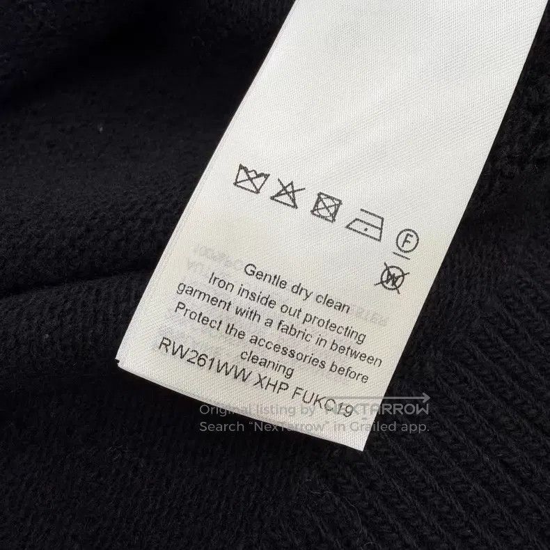 Louis Vuitton Louis Vuitton 26 Black sequined logo wool cashmere cardiga Size US M / EU 48-50 / 2 - 5 Thumbnail