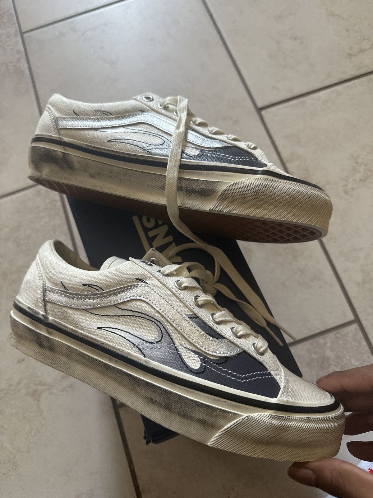 Vans archive flame marshmallow Size US 7 / EU 40 - 1 Thumbnail
