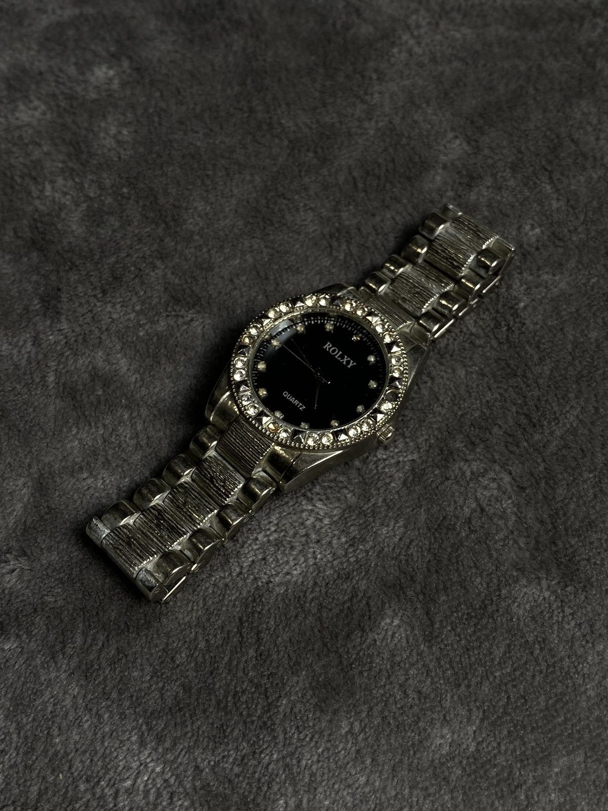 Jewelry × Vintage Futuristic Vintage Quartz Watch | 100% Working Size ONE SIZE - 2 Thumbnail