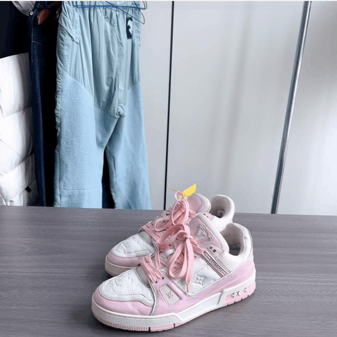 Louis Vuitton Louis Vuitton Low-Top Sneakers Size US 11.5 / IT 41.5 - 1 Thumbnail