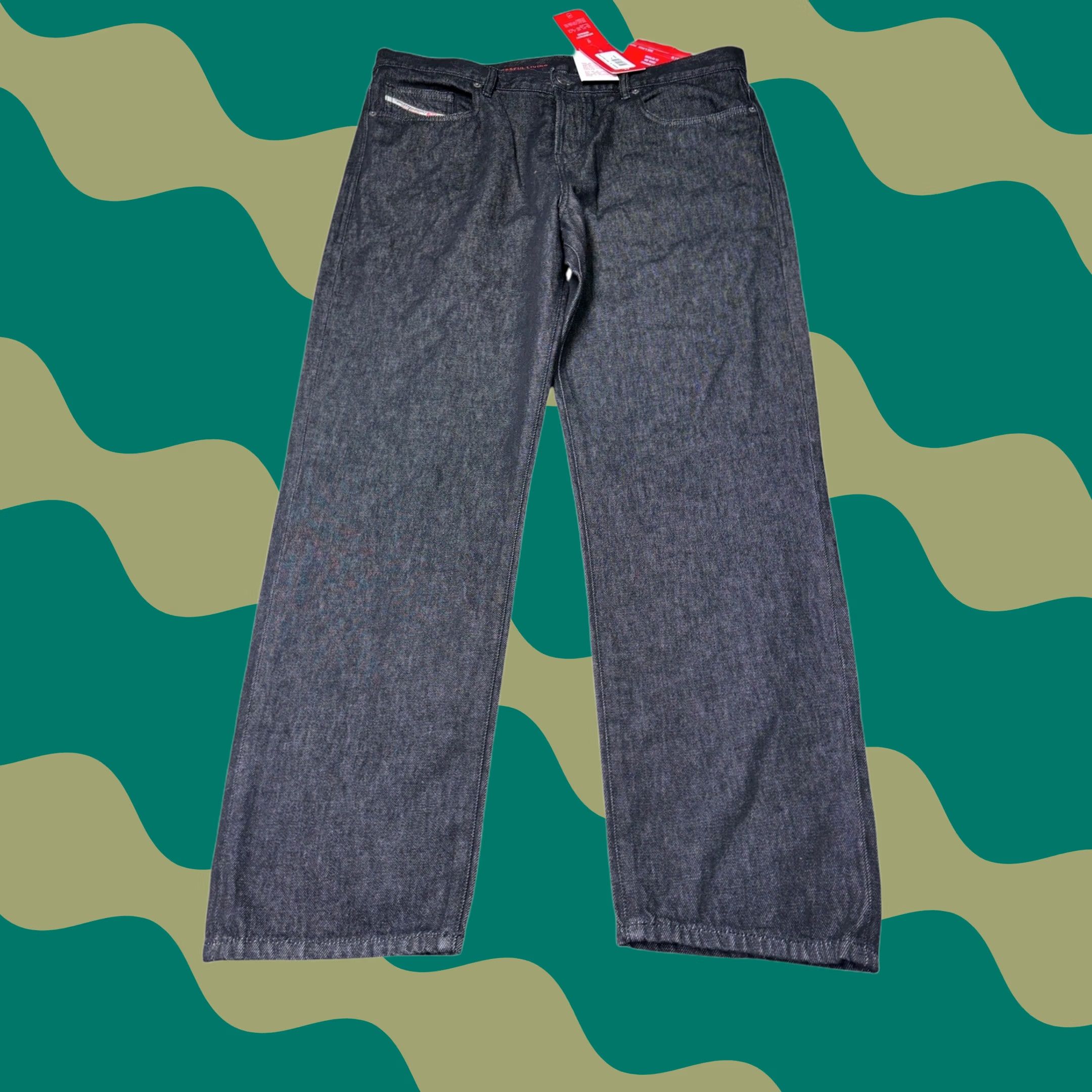 Diesel NWT Diesel Jeans 2020 D-Viker L.32 Dark Straight Regular Fit Mens 38x30 Black Denim Mid Rise 5-Pocket Cotton Button Fly Size US 38 / EU 54 - 1 Thumbnail