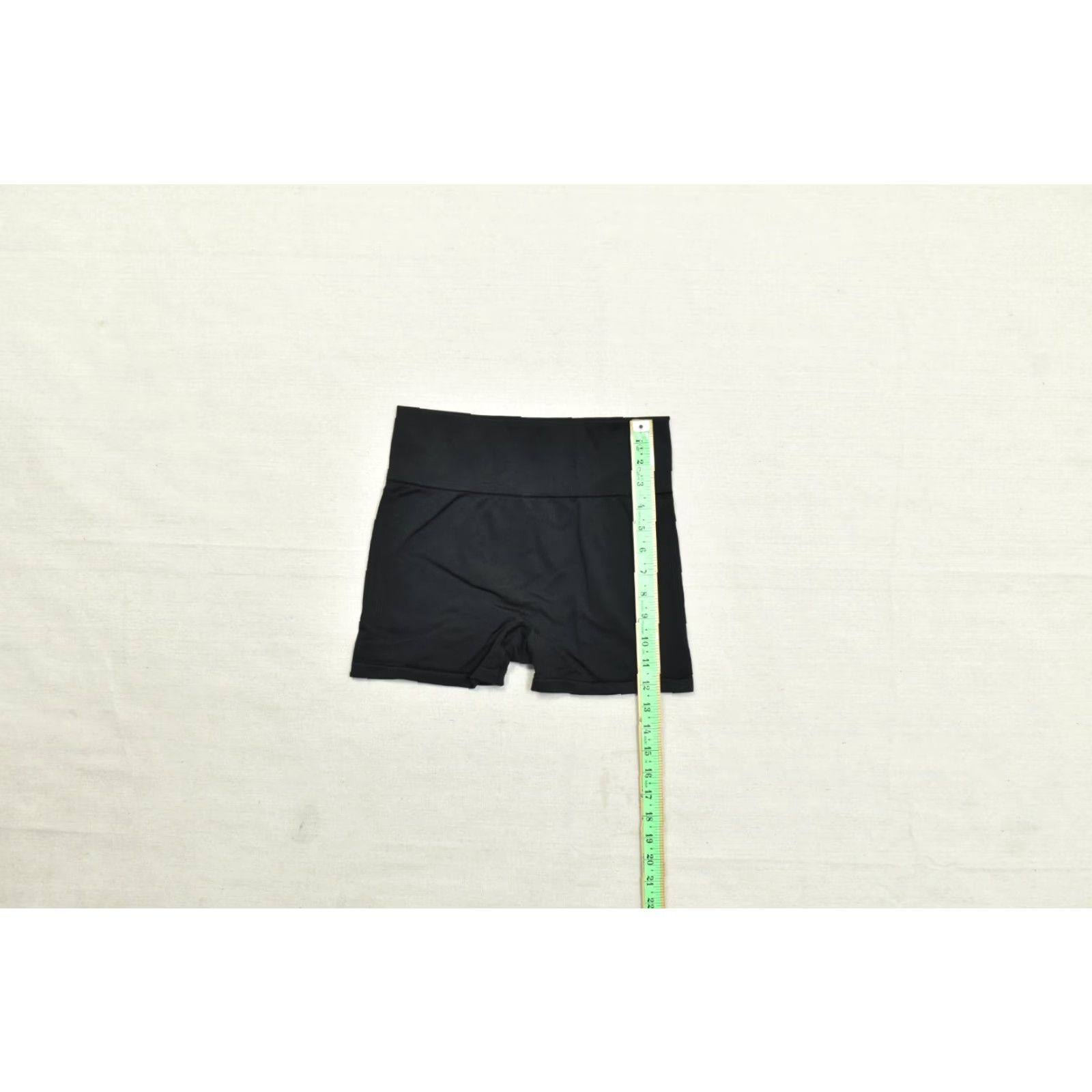 Pinko Victoria's Secret PINK Sport Black Seamless High Waist Athletic Booty Shorts M Women Black Logo Summer Spring Sweat Activewear Regular XS? (Error) Size 32" / US 10 / IT 46 - 4 Thumbnail
