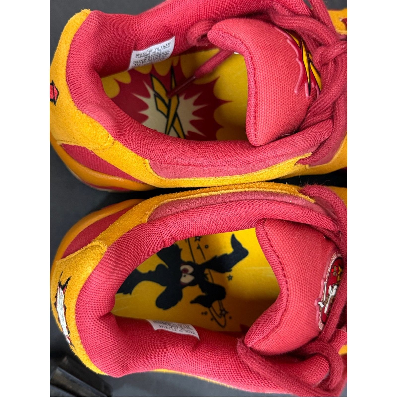Reebok Reebok Looney Tunes x Hurrikaze 2 Low Wile E. Coyote Size US 11 / EU 44 - 9 Thumbnail