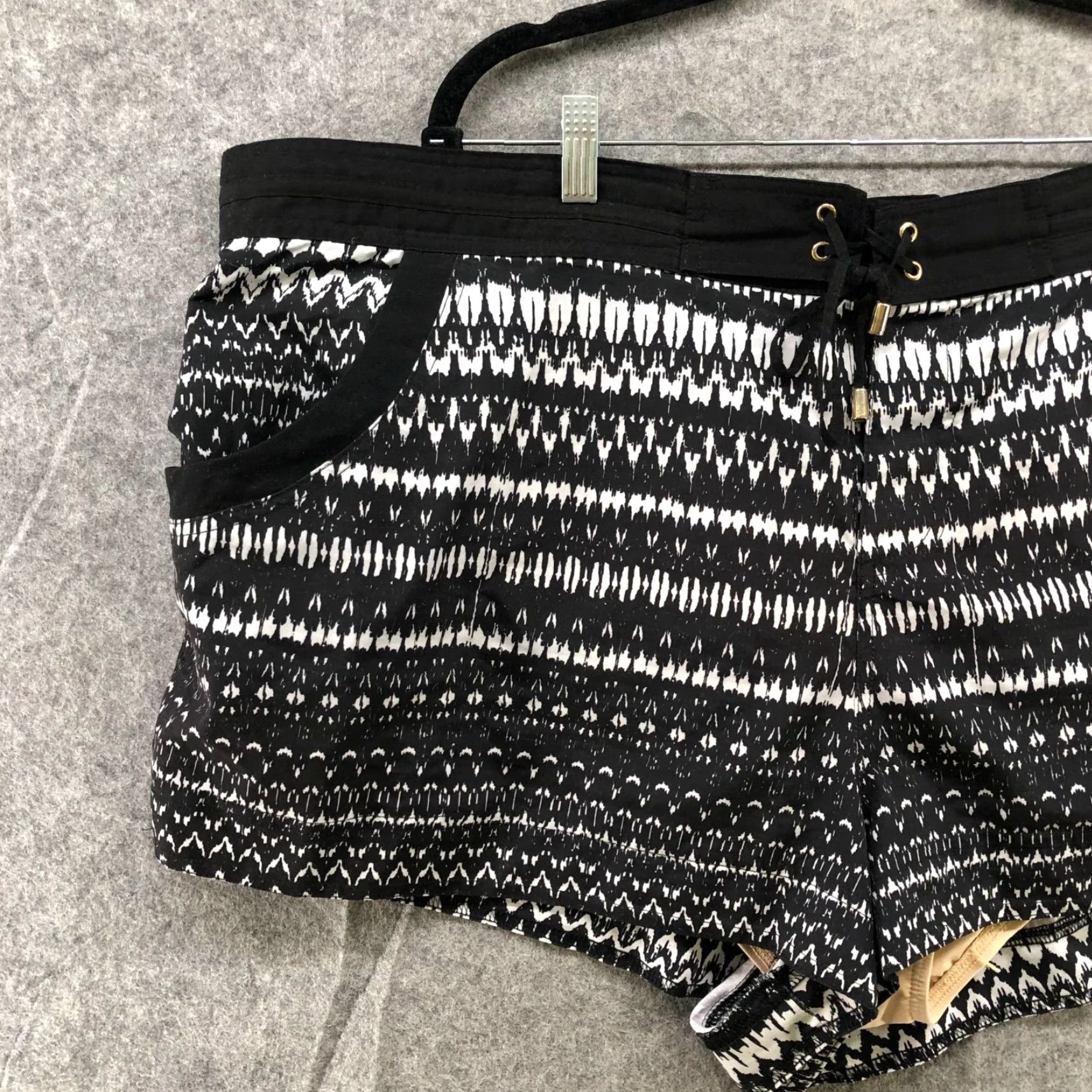 Swims Cacique Swim Shorts Womens Black White Printed Swim Bottom Drawstring 28 Plus Size 28" / US 6 / IT 42 - 4 Thumbnail