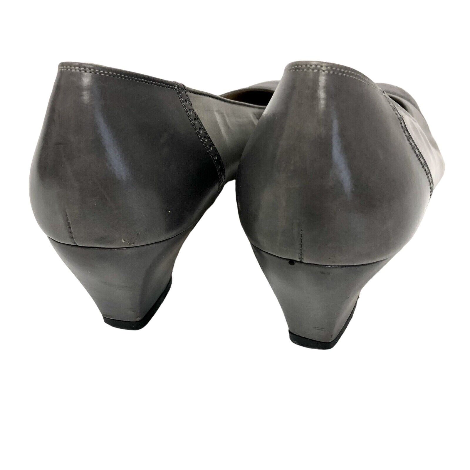 Salvatore Ferragamo Vtg Salvatore Ferragamo Italy Gray Leather CAP TOE Pumps Size US 8 / IT 38 - 8 Thumbnail