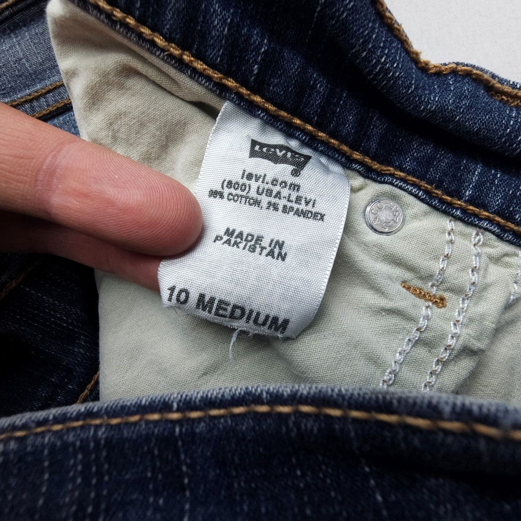 Levi's VINTAGE Levi's 512 Jeans Women Size 10 Blue Slim Straight 5-Pocket Denim Dark Wash Size 32" / US 10 / IT 46 - 3 Thumbnail