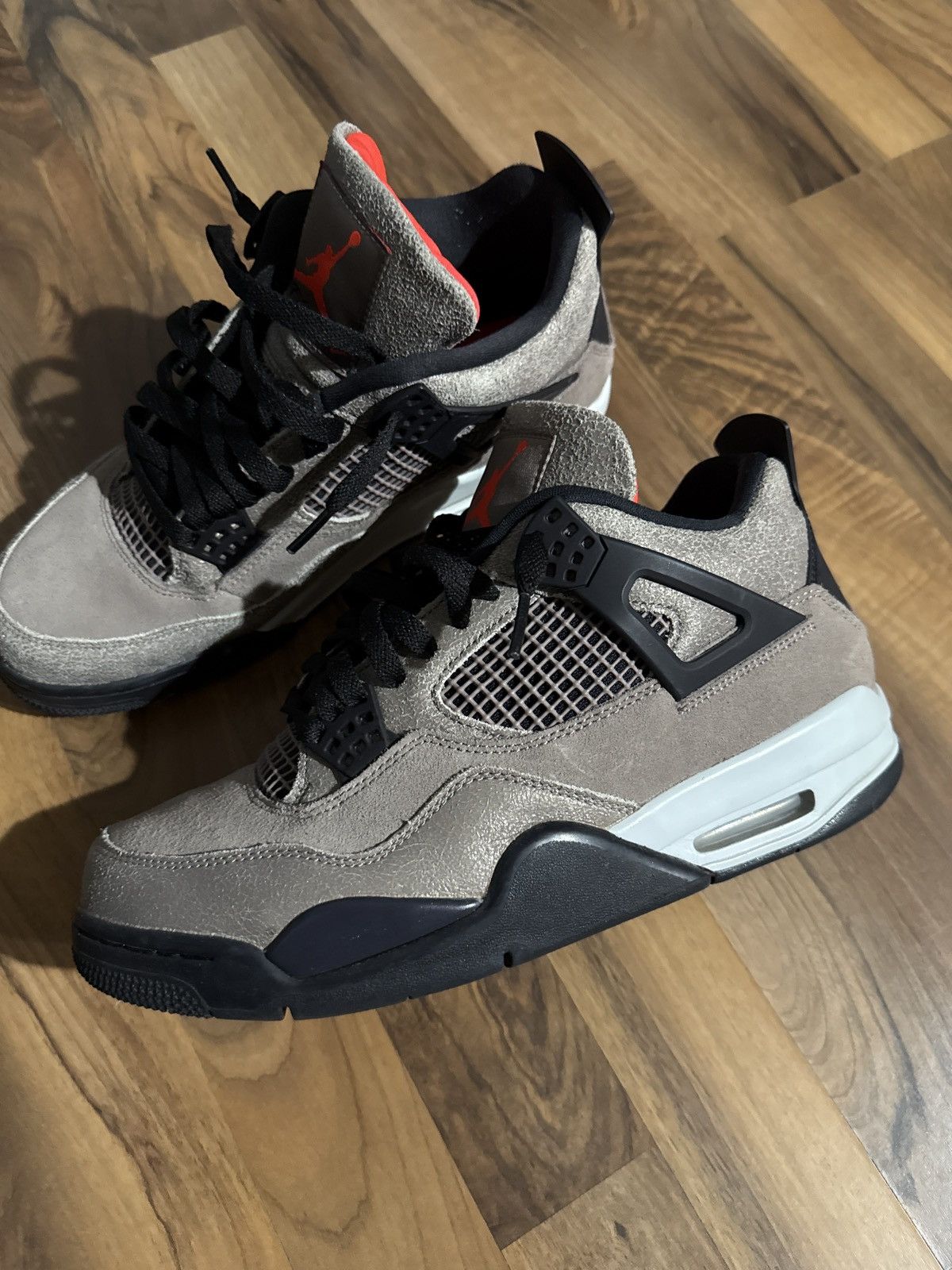 Jordan Brand Jordan 4 Taupe Haze Size US 9.5 / EU 42-43 - 2 Thumbnail