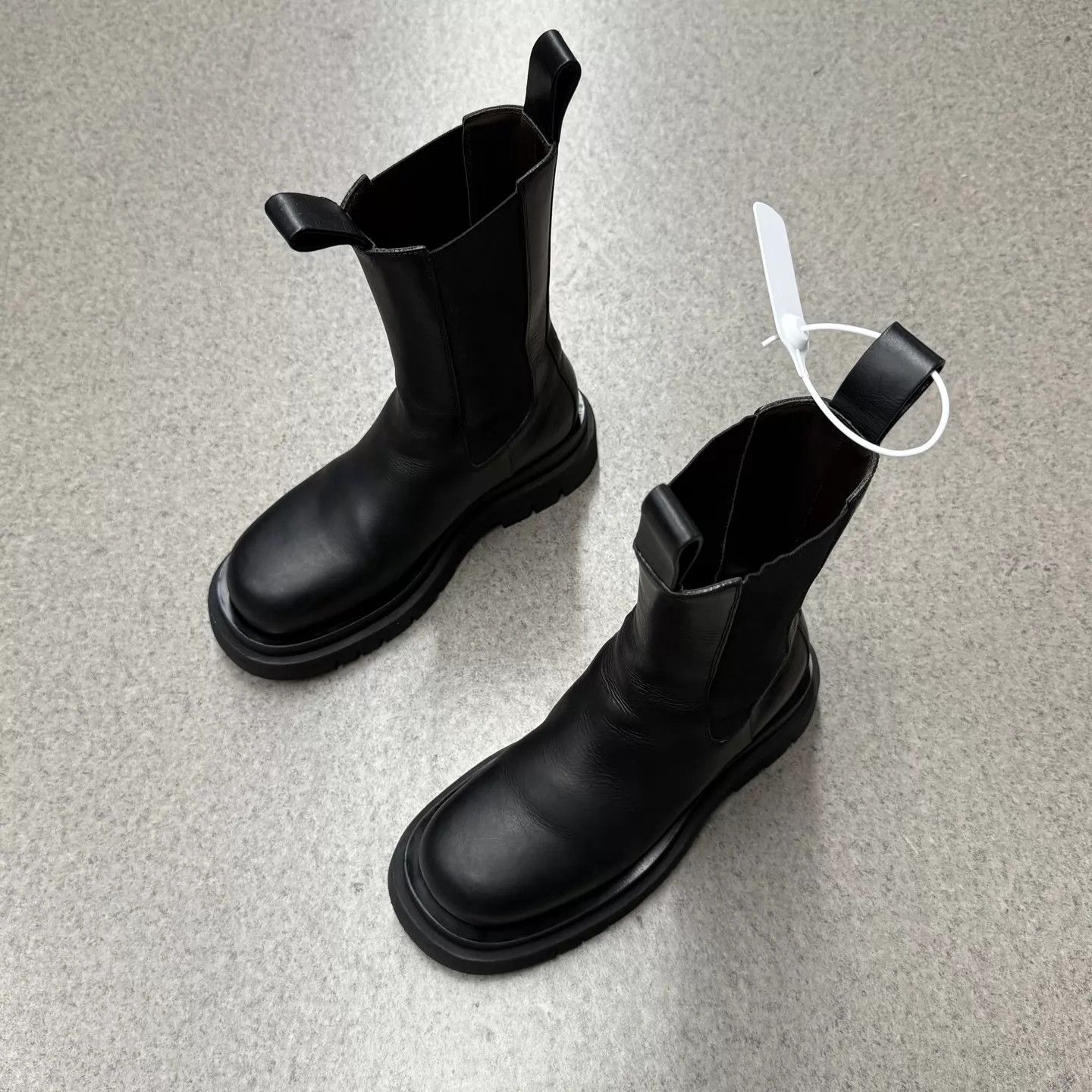 Bottega Veneta Bottega Veneta Black Thick Sole Chelsea Boot 37 Size US 6.5 / IT 36.5 - 5 Thumbnail