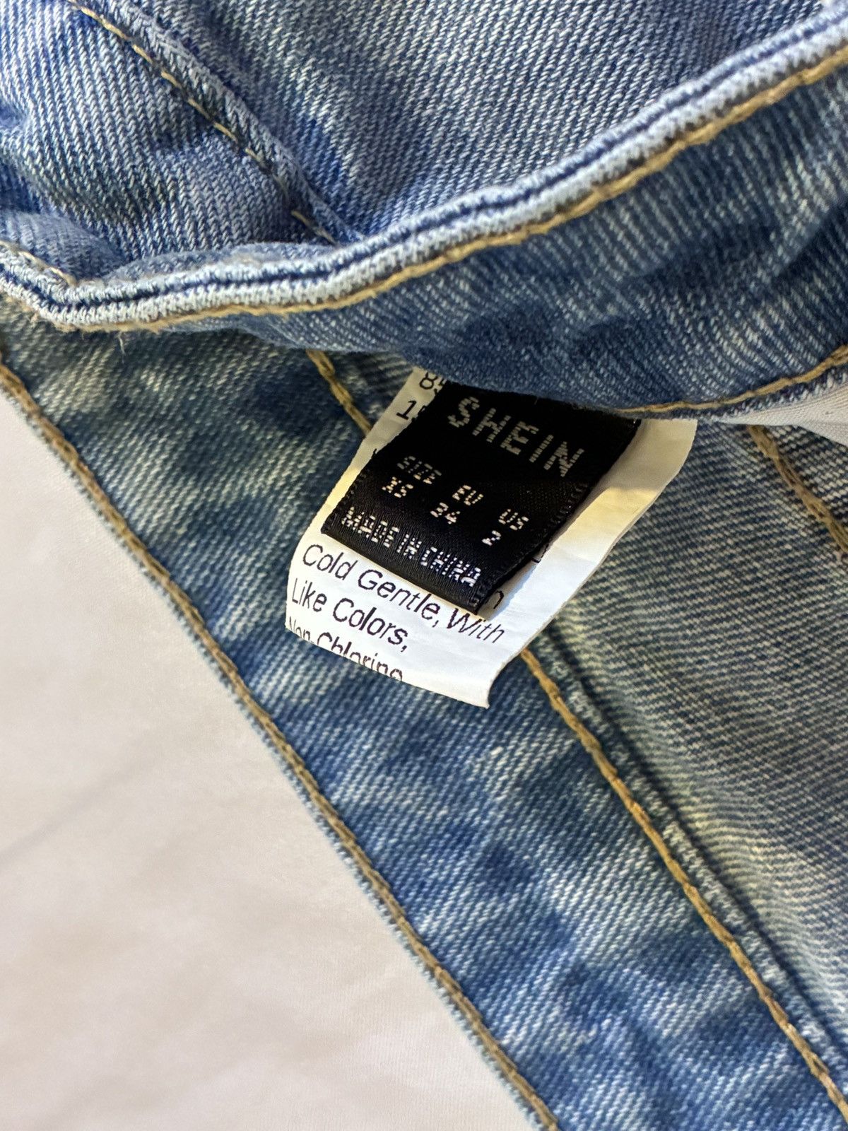 Shein SHEIN Distressed Straight Leg Jeans Size 25" / US 0 / IT 36 - 3 Thumbnail