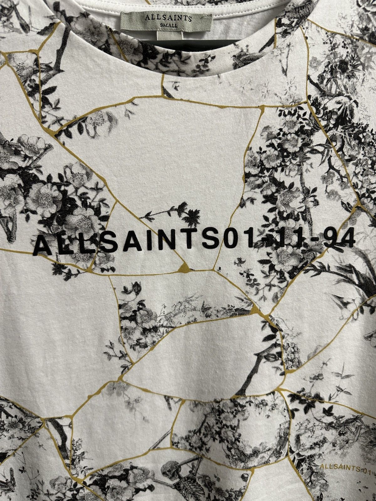 Allsaints Rare Luxury T-Shirt AllSaints 01.11-94 Flowers Skull Logo Size S / US 4 / IT 40 - 4 Thumbnail
