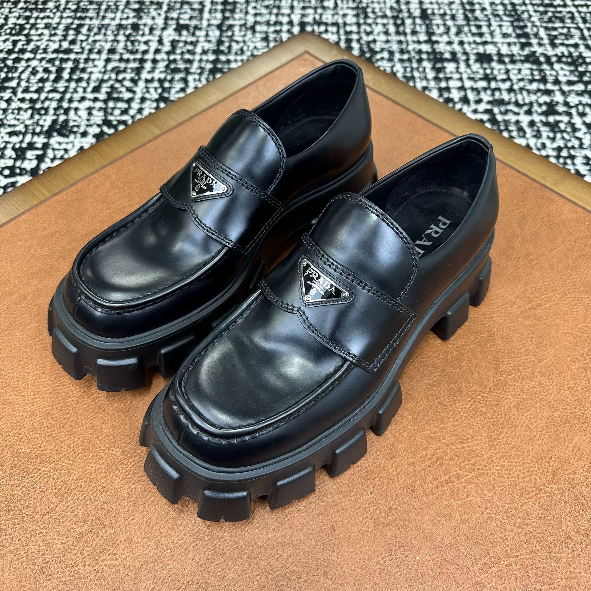 Prada Prada Leather Black Lowtop Sneakers 10 Men Size US 10 / EU 43 - 1 Thumbnail