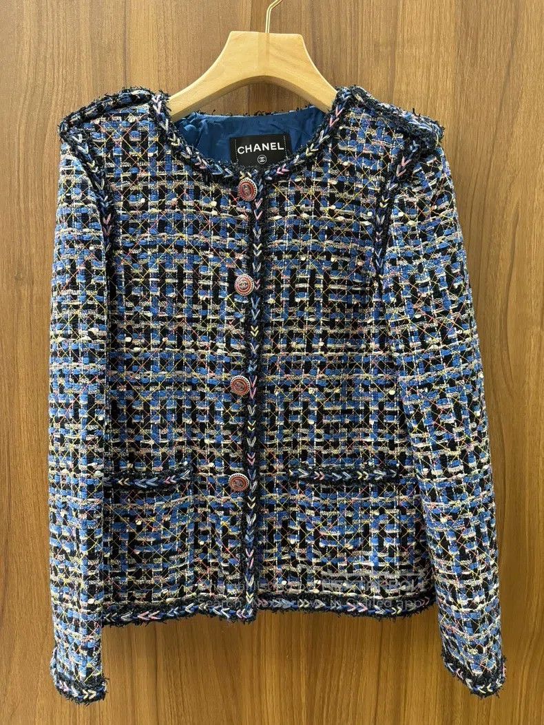 Chanel Chanel Tweed short coat Size XS / US 0-2 / IT 36-38 - 1 Thumbnail