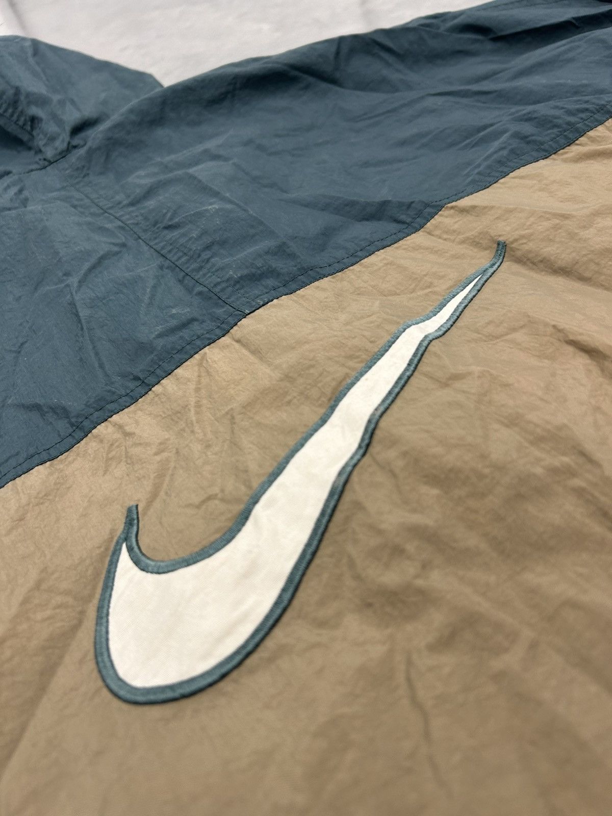 Nike × Vintage Vintage Nike Windbreaker BIG GREEN Swoosh Jacket Large Size US L / EU 52-54 / 3 - 9 Thumbnail