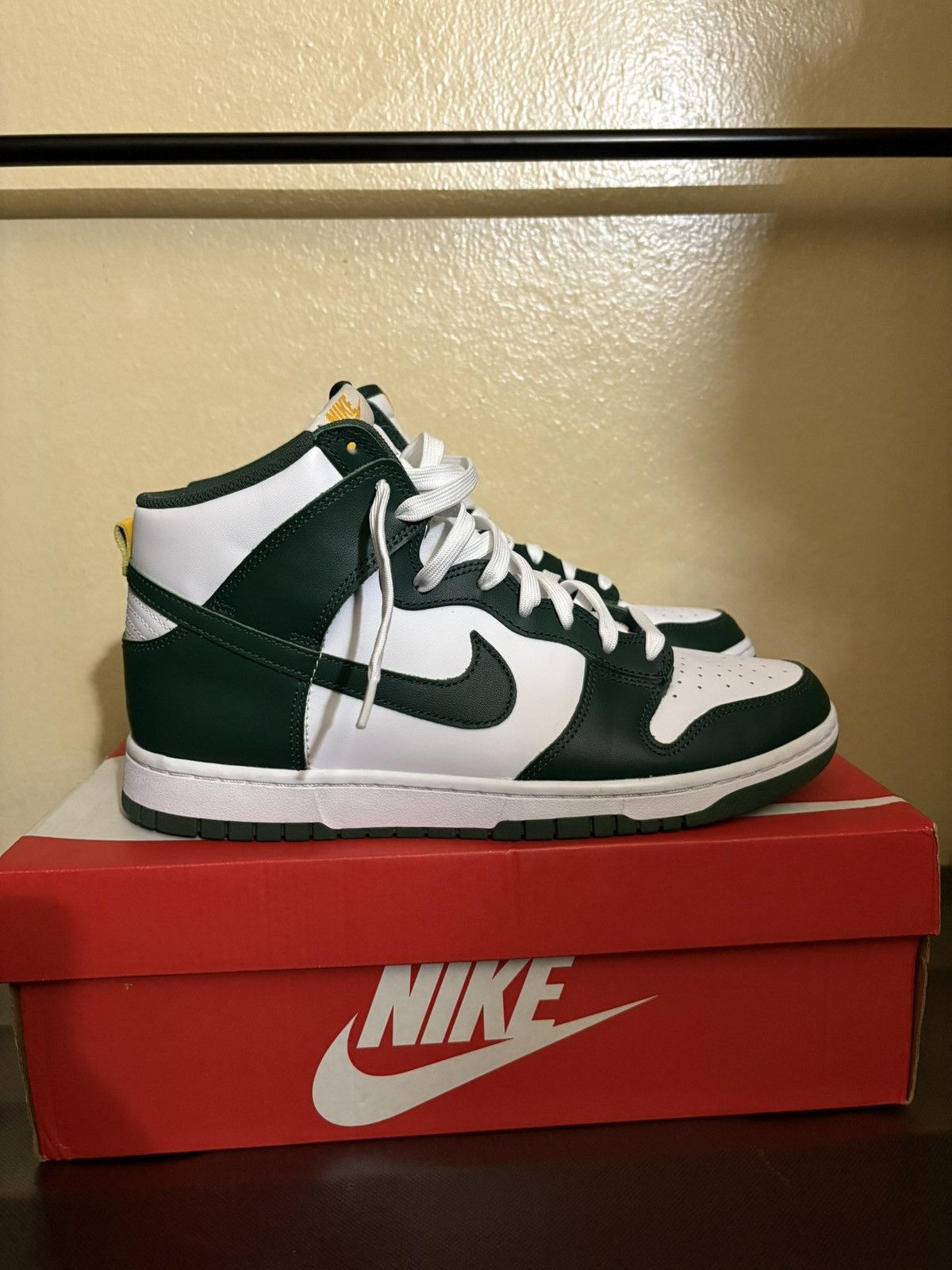 Nike Nike Dunk High “Australia” Size US 11 / EU 44 - 2 Thumbnail