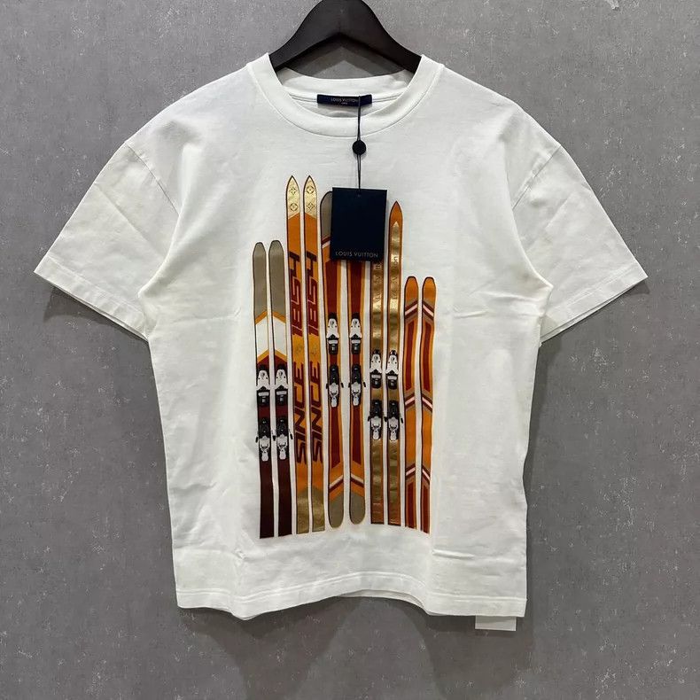 Louis Vuitton Louis Vuitton SKI Ski Collection Crew Neck Drop Shoulder P Size US S / EU 44-46 / 1 - 1 Thumbnail