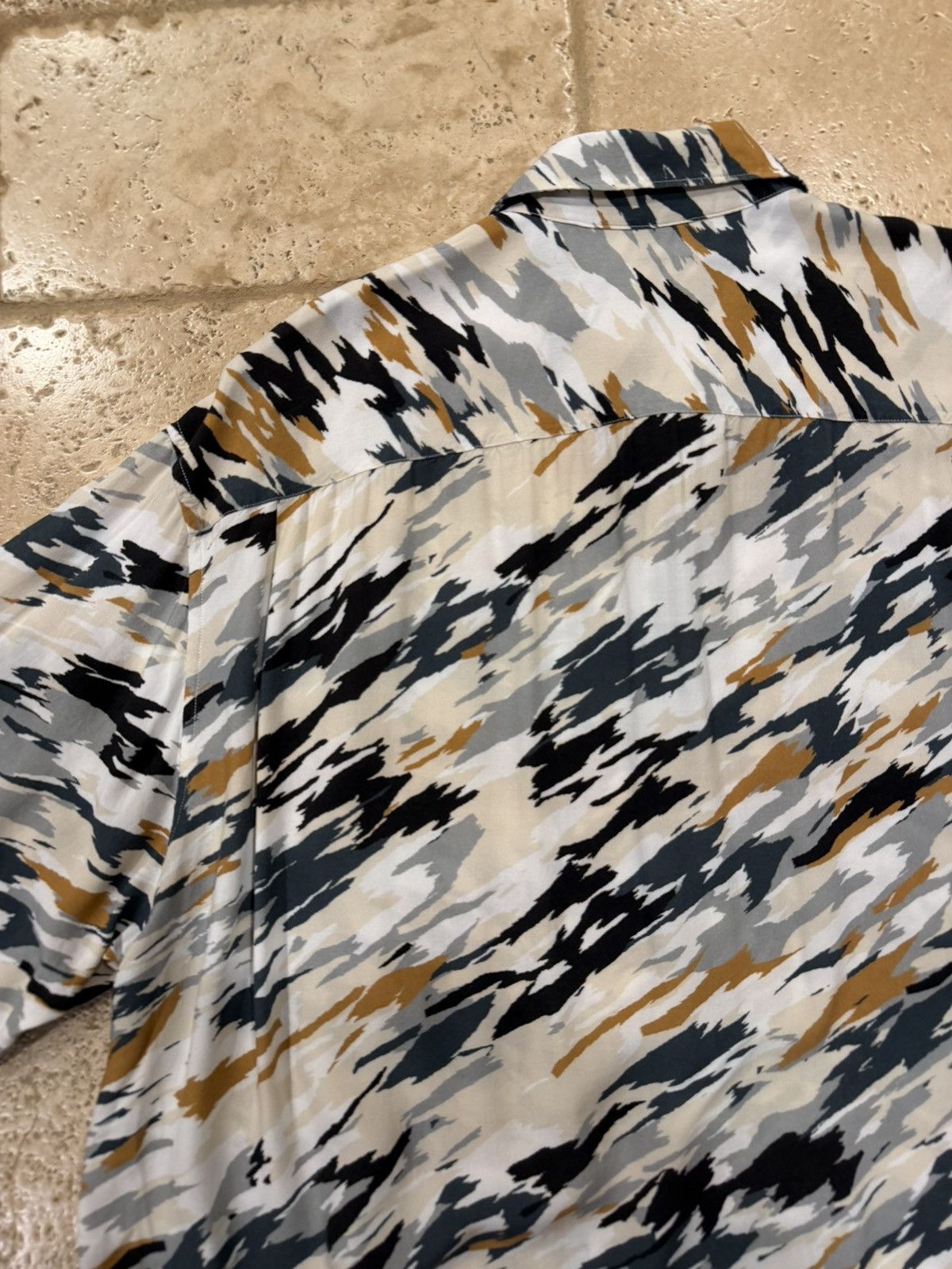 Lemaire Lemaire Cream Tiger Camo SS18 Convertible Collar Shirt Size US L / EU 52-54 / 3 - 10 Thumbnail