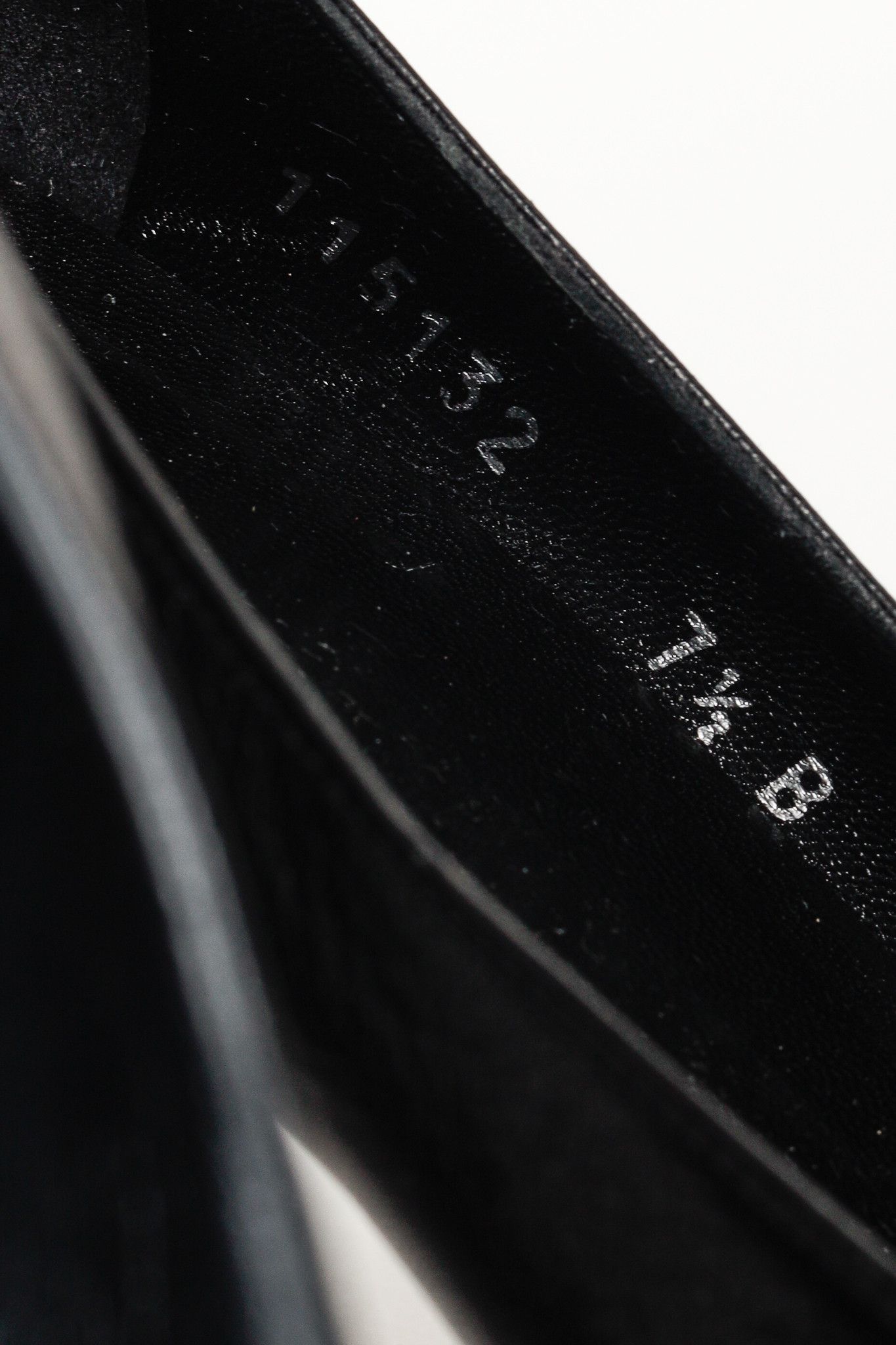 Gucci Black Leather Signature Webbing Logo Round-Toe Pumps