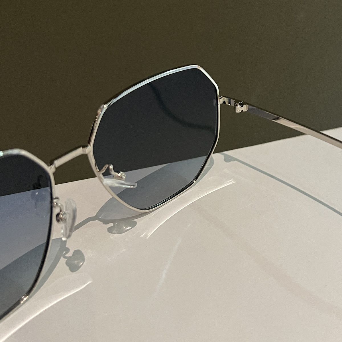 VIBE Hip-hop Street ins style custom avant-garde sunglasses Size ONE SIZE - 5 Thumbnail