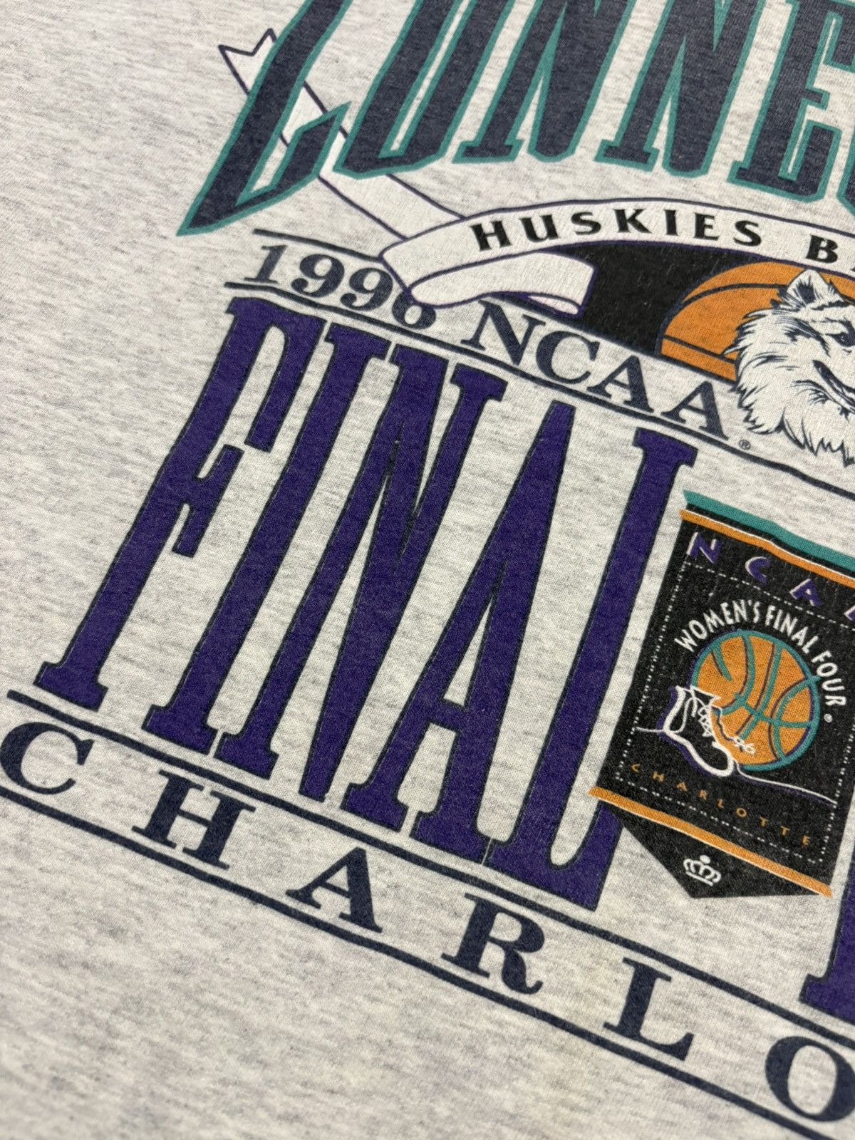 NCAA Vintage 1996 UConn Huskies NCAA Women’s Final Four T-Shirt L Size US L / EU 52-54 / 3 - 9 Thumbnail