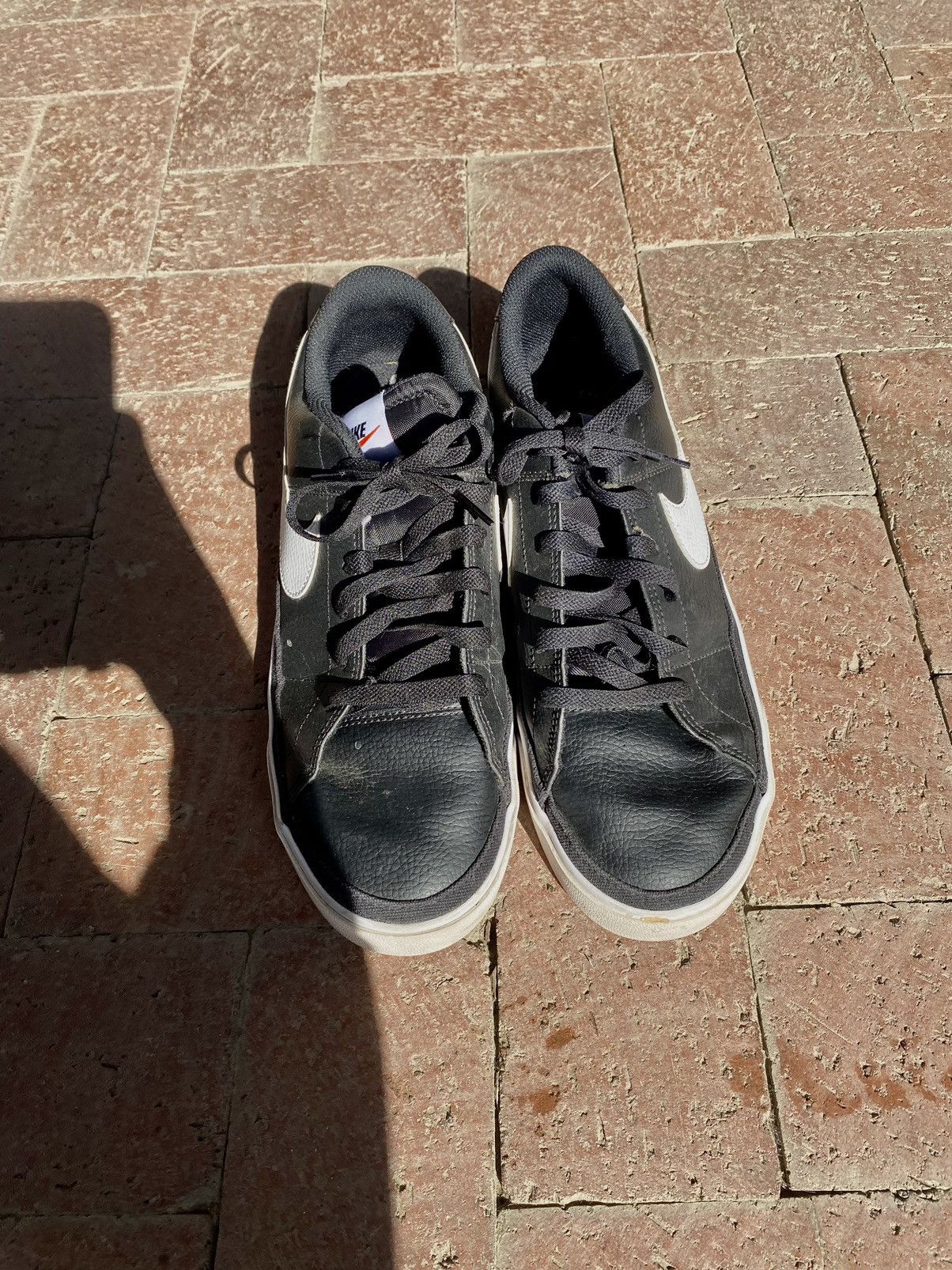 Other Black Nike tennis shoes Size US 11 / EU 44 - 3 Thumbnail