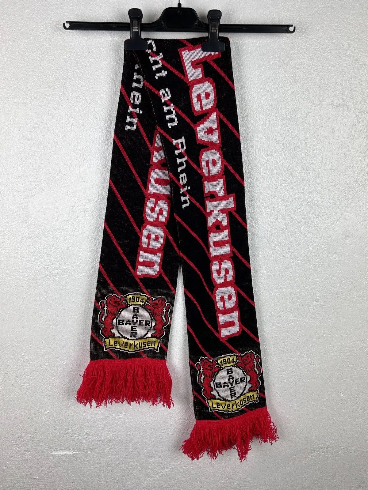 Vintage Vintage Bayer 04 Leverkusen Rhein Soccer Fanwear Scarf Size ONE SIZE - 1 Thumbnail