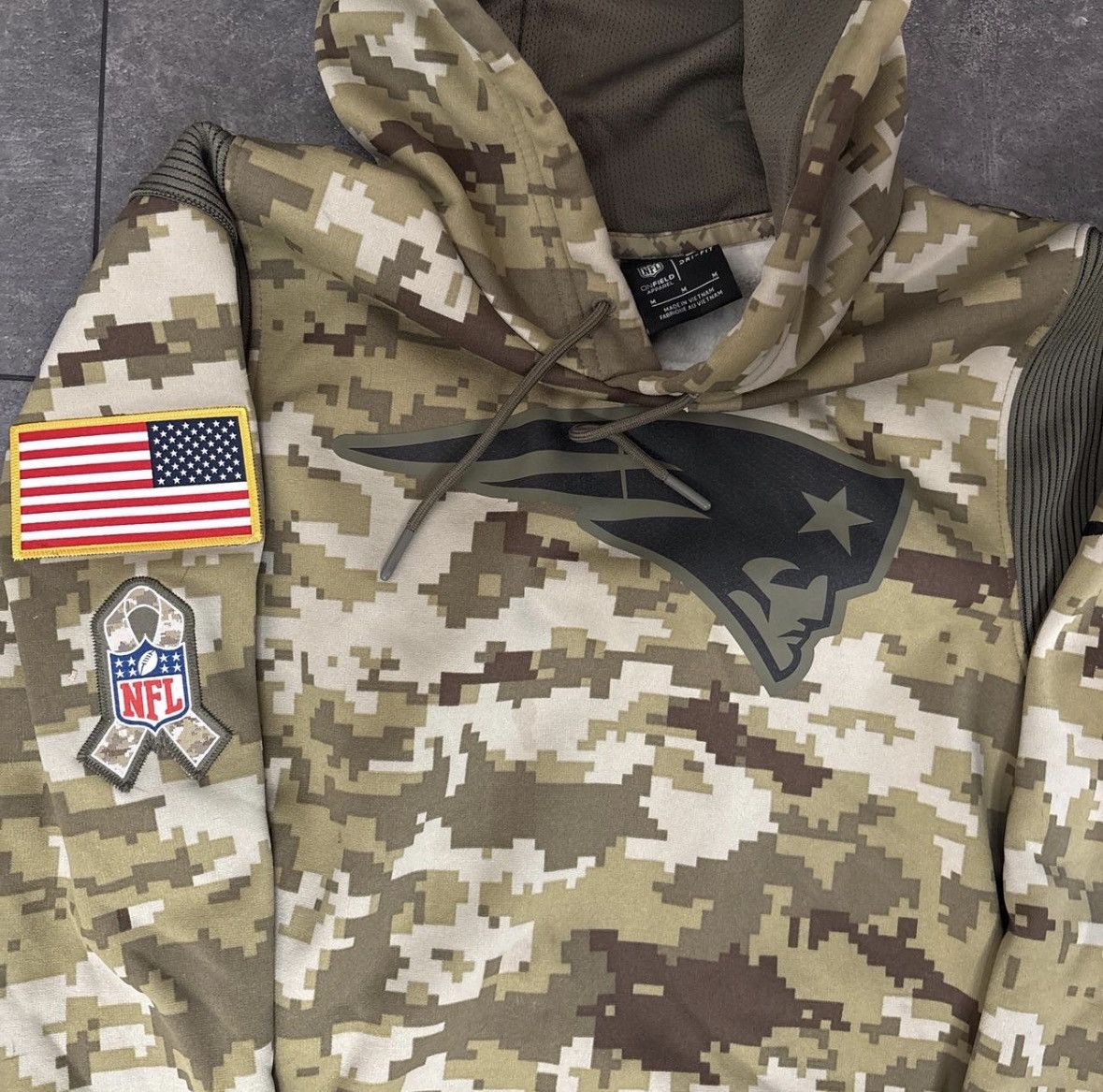 NFL New England Patriots hoodie Size US L / EU 52-54 / 3 - 2 Thumbnail
