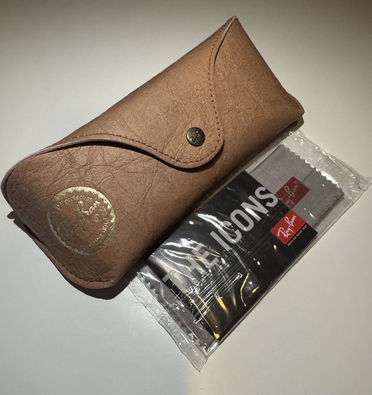 RayBan Ray-Ban Leather Sunglasses Case - Brown Vintage Size ONE SIZE - 2 Thumbnail