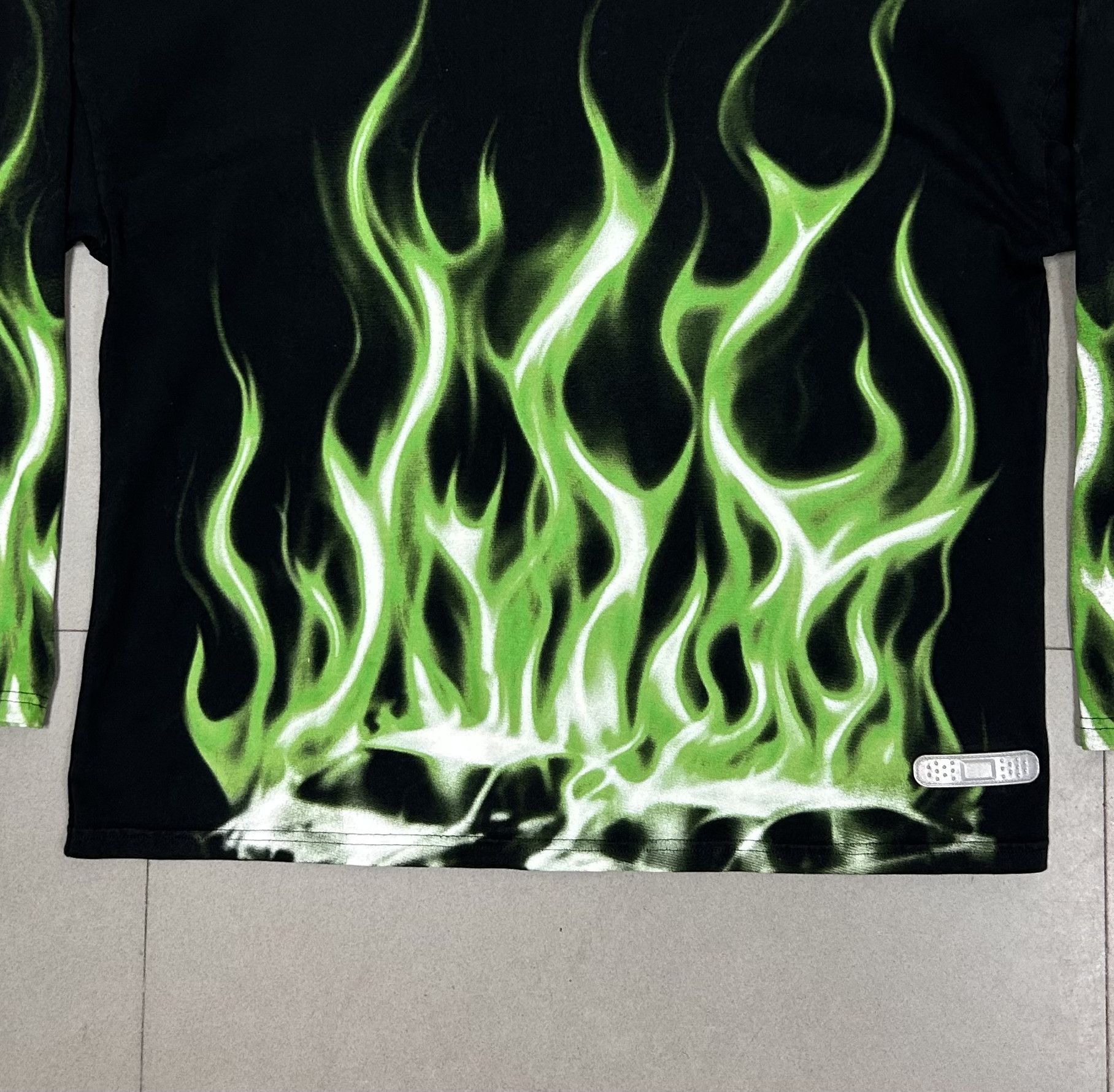 PDF La Flame Longsleeve Size US L / EU 52-54 / 3 - 2 Thumbnail