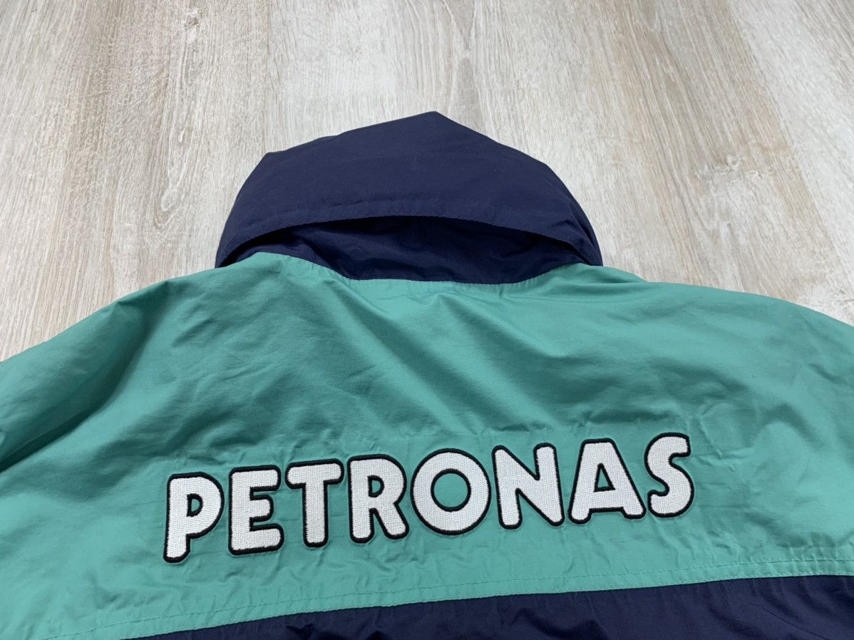 Red Bull Mens vintage jacket Sauber Petronas Red Bull Size L Size US L / EU 52-54 / 3 - 17 Thumbnail