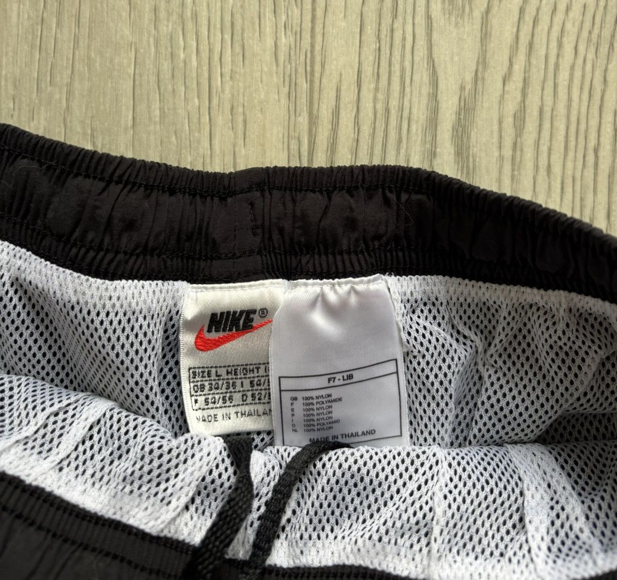 Nike × Vintage Vintage Nike Nylon Printed Logo Shorts 90s Size US 33 - 3 Thumbnail