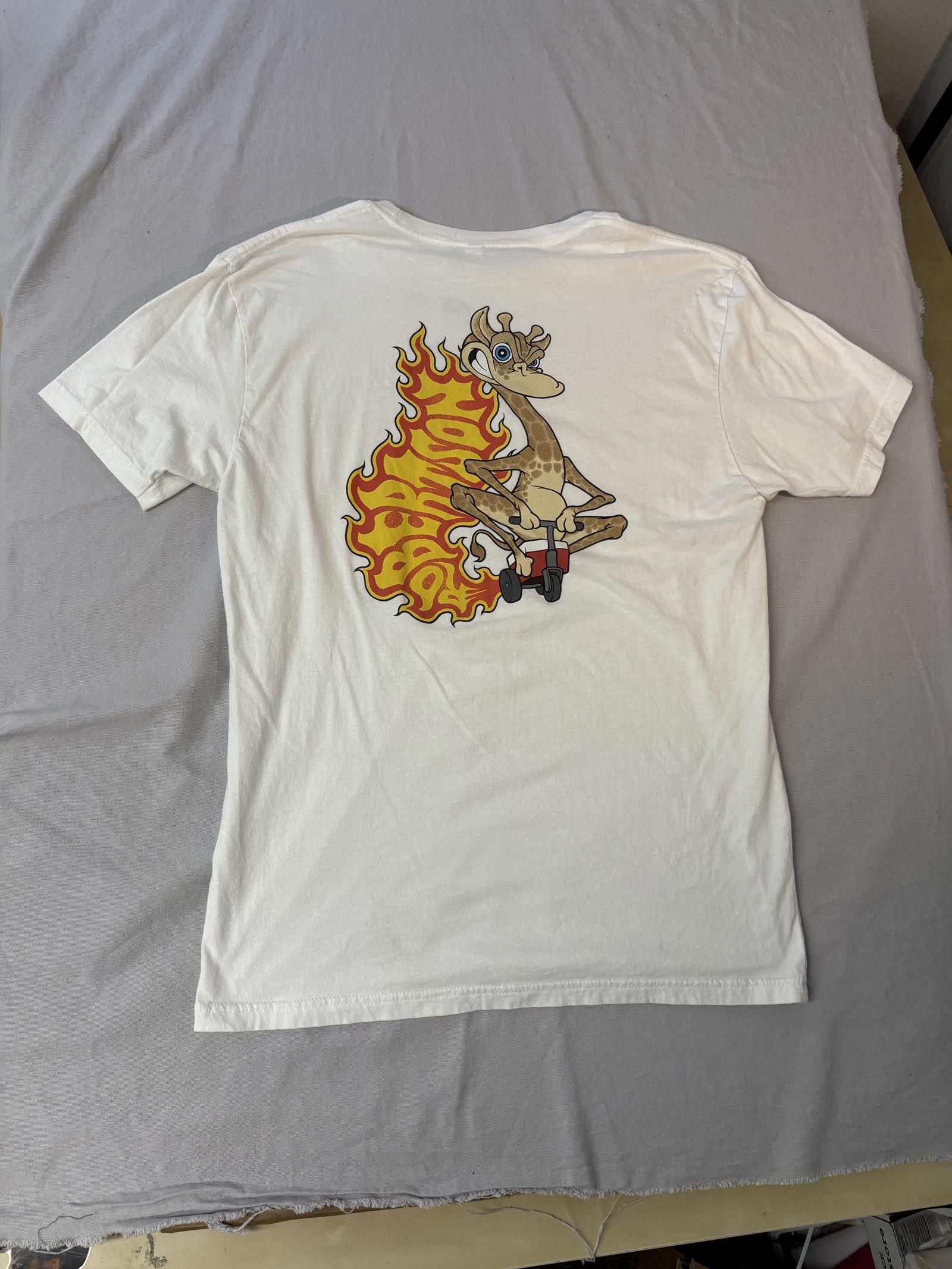 Other Robertson Art T-shirt Giraffe Riding Tricycle Red Cooler L Size US L / EU 52-54 / 3 - 2 Thumbnail