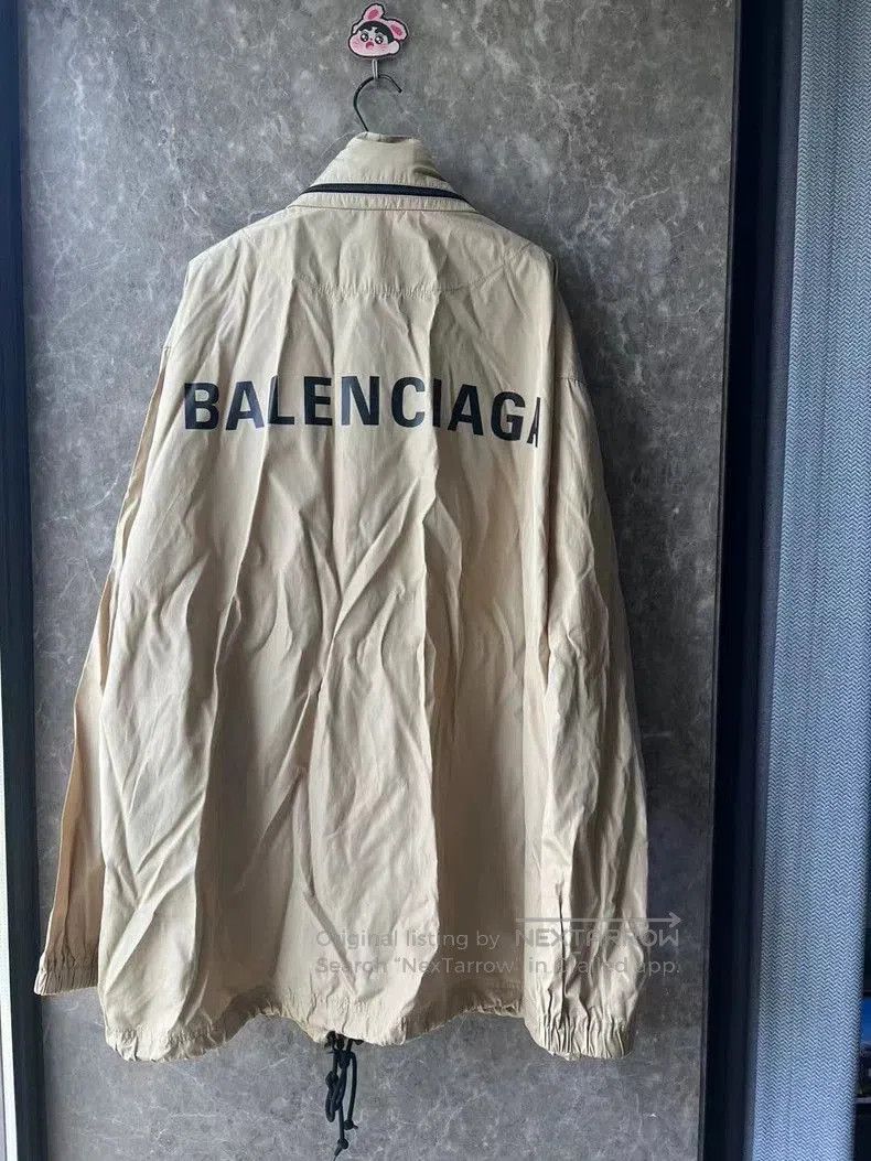 Balenciaga Balenciaga Back Logo Windbreaker Size 44. Size US S / EU 44-46 / 1 - 2 Thumbnail