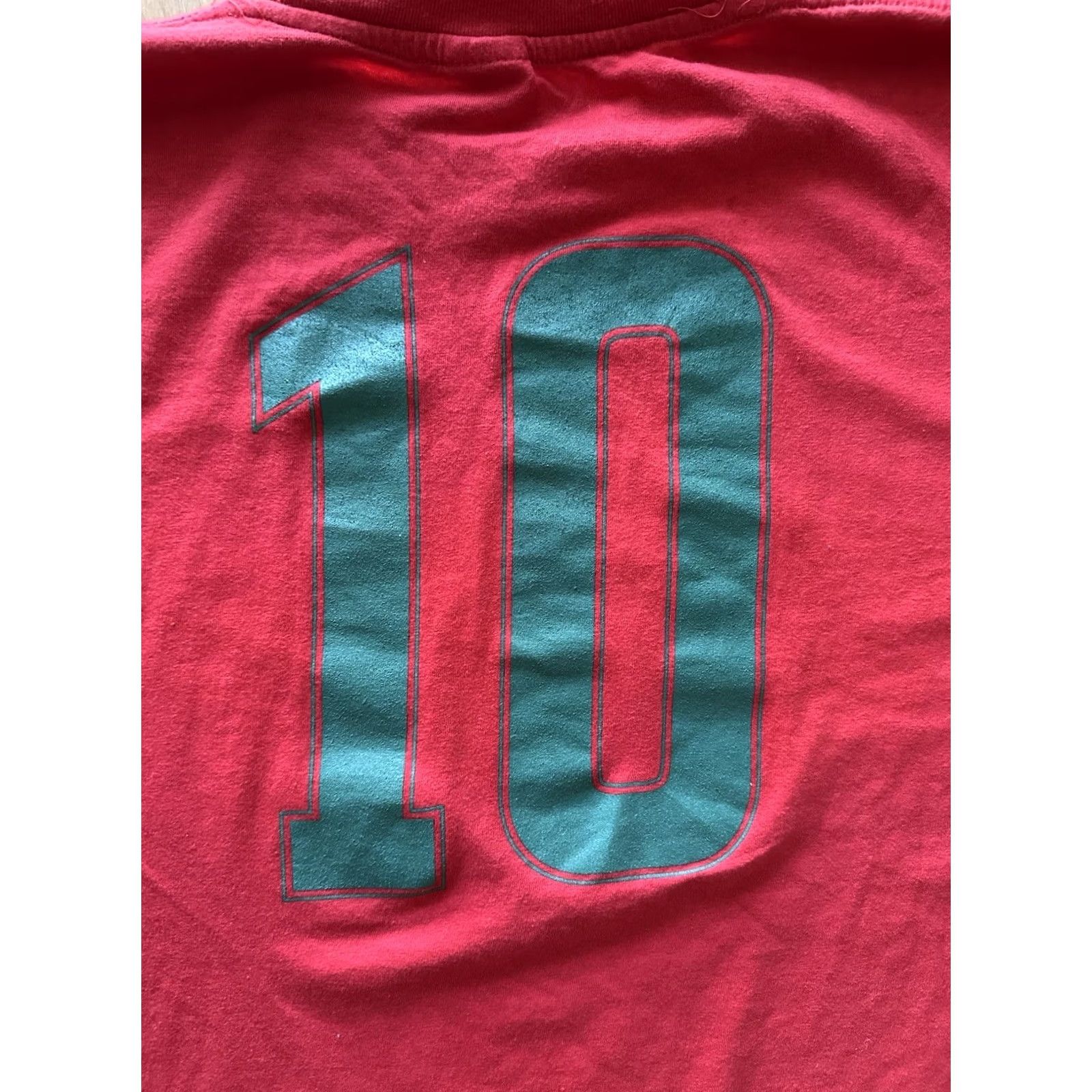 Vintage VINTAGE Portugal Soccer Rui Costa #10 Logo T-Shirt Large Red 90s Signed Graphic Unbranded Mens Womens Boys Girls Shirt Size US L / EU 52-54 / 3 - 7 Thumbnail