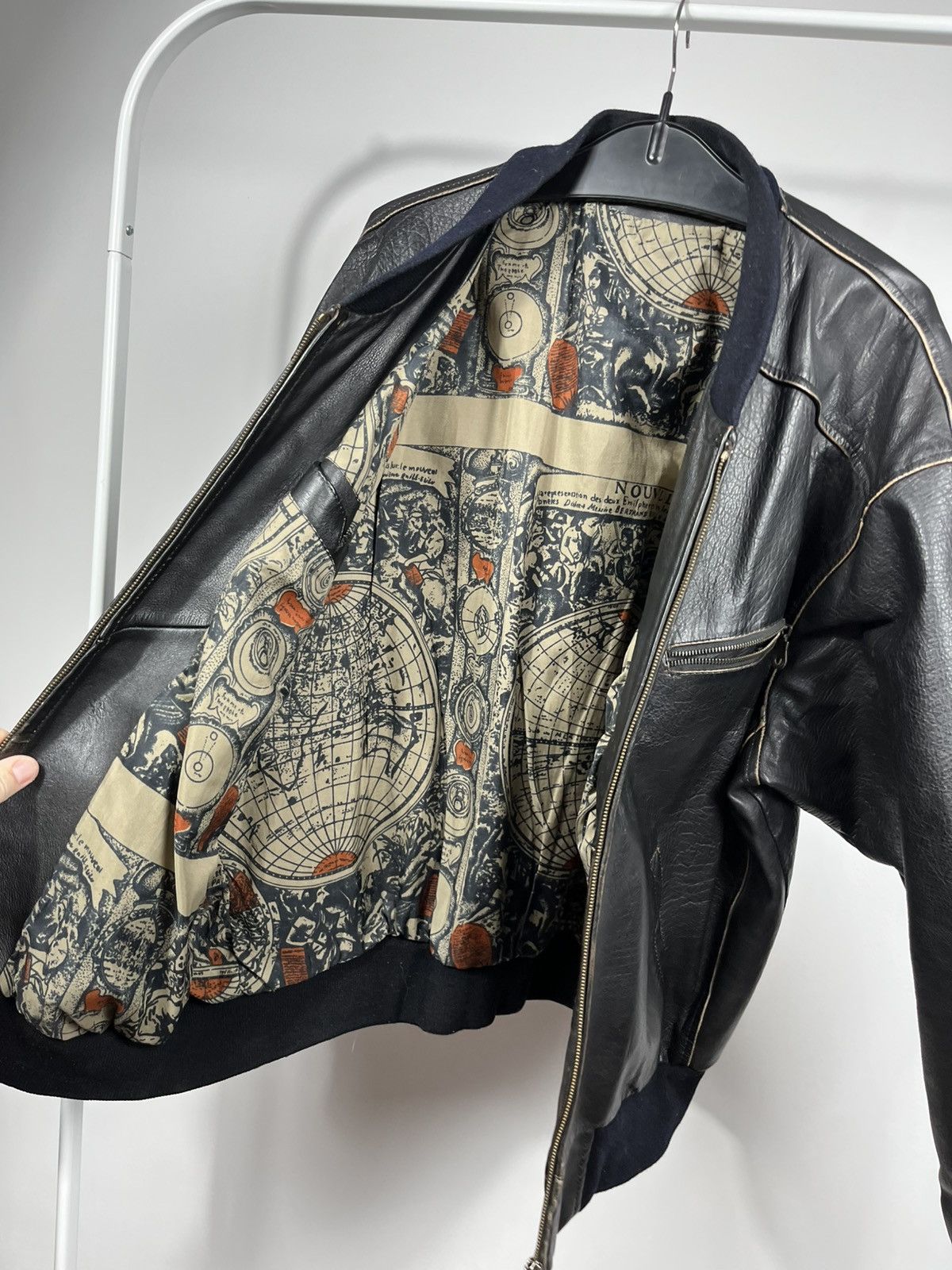 Leather Vintage Heavy Leather Biker Bomber Jacket Classic Mens Size US XL / EU 56 / 4 - 12 Thumbnail