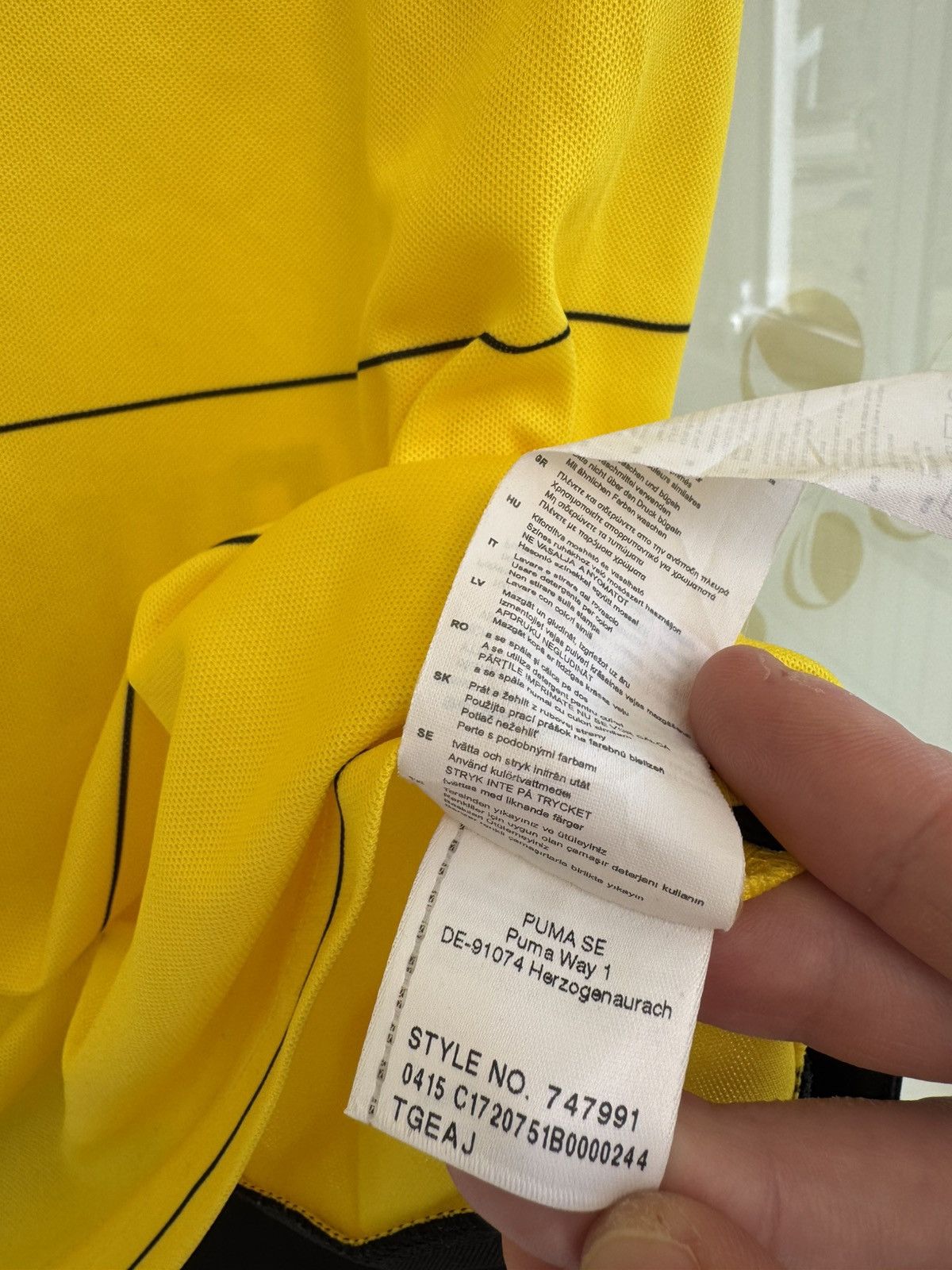 Puma Reus #11 Borussia Dortmund 2015-2016 Home Soccer Jersey Kit Size US M / EU 48-50 / 2 - 19 Thumbnail