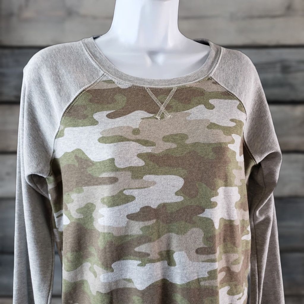 Eddie Bauer Eddie Bauer Women's Sweatshirt XS Gray Camo Cotton Blend Long Sleeve Pullover Casual Shirt Womens XS Gray Camouflage Modern Pullover Eddie Bauer Size XS / US 0-2 / IT 36-38 - 1 Thumbnail