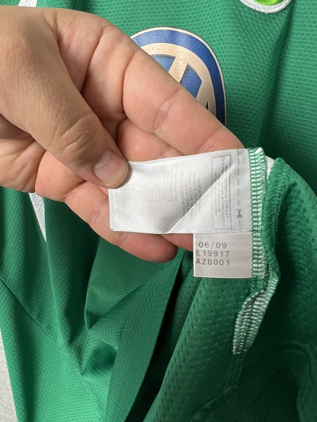 Adidas Rare Adidas Wolfsburg 2009 - 2010 Bundesliga VFL Away Jersey Size US XL / EU 56 / 4 - 21 Thumbnail