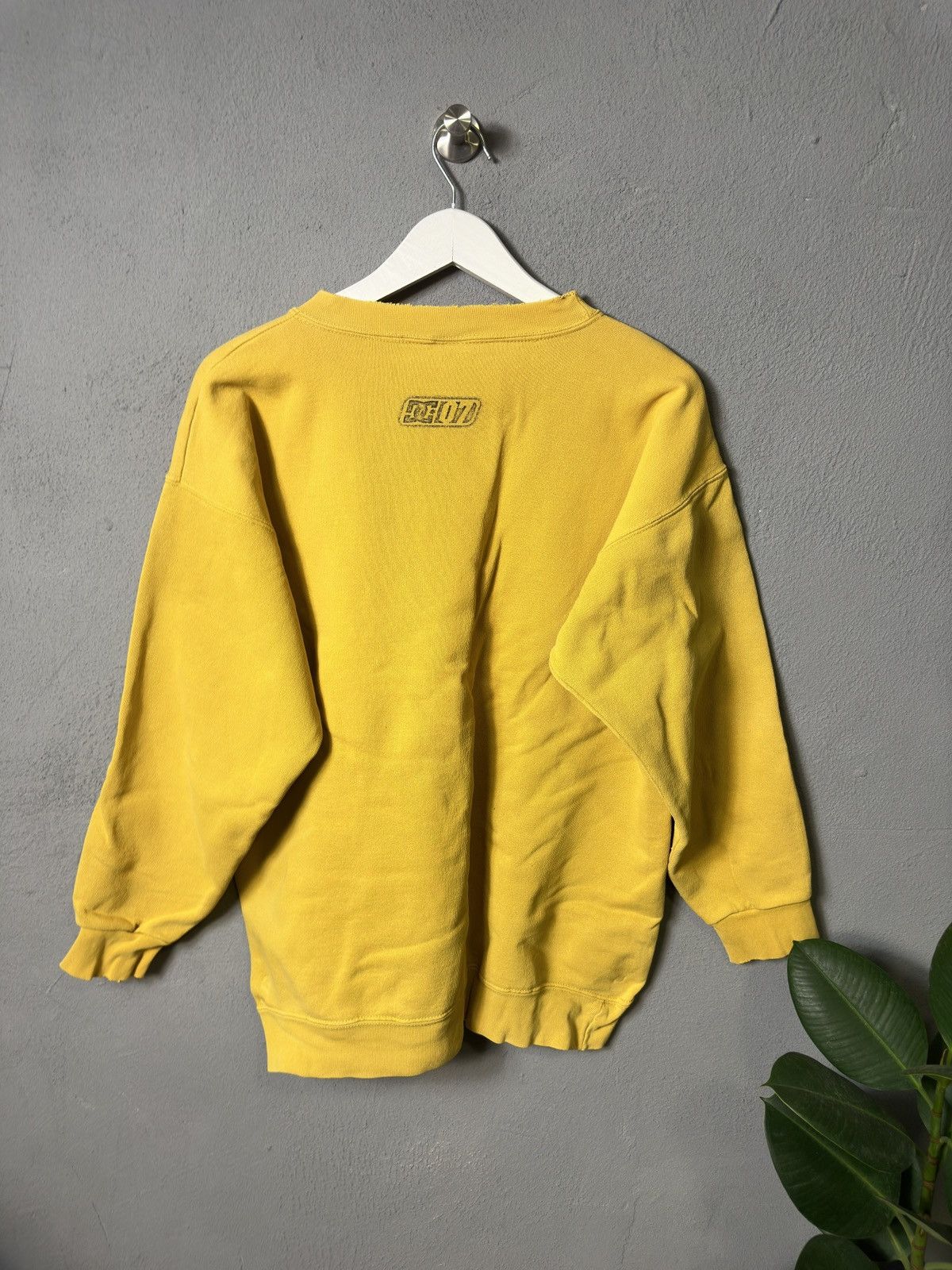 DC × Vintage Vintage Distressed 90s DC skateboarding hoodie made in USA Size US L / EU 52-54 / 3 - 9 Thumbnail