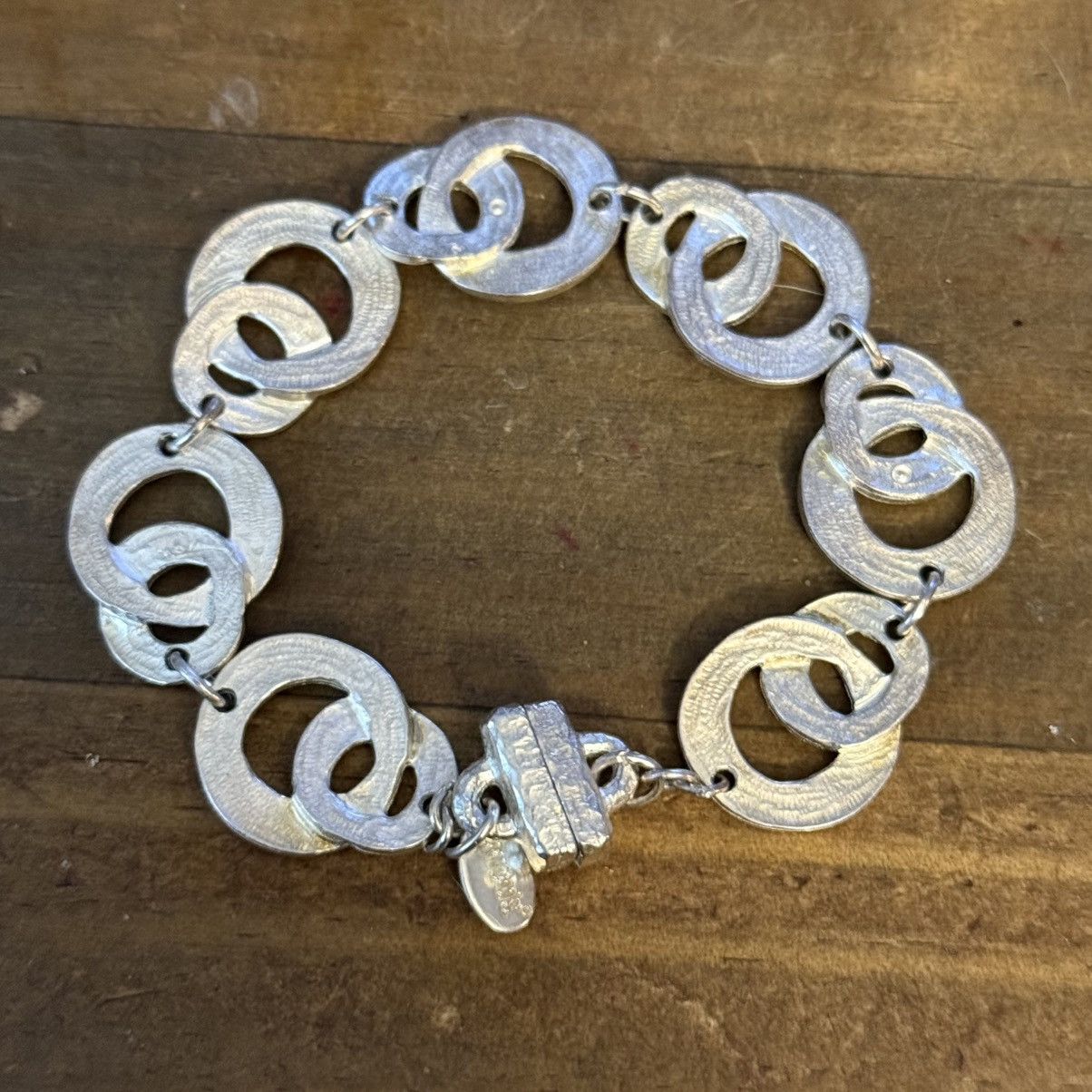 Chicos Chico’s silver tone hammered circle link bracelet Size ONE SIZE - 6 Thumbnail